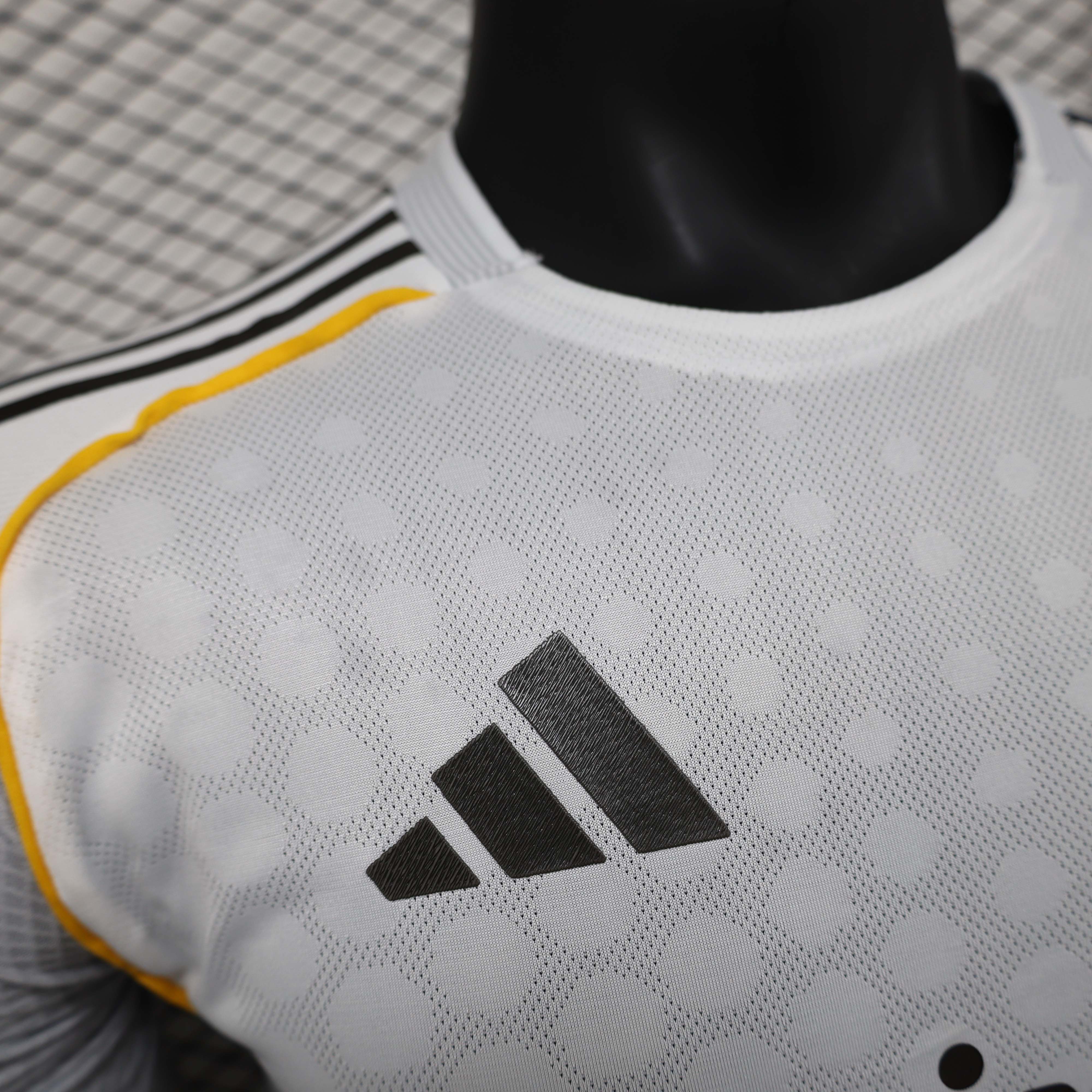 2025/2026 Player Version Real Madrid Home Football Shirt1:1 Thai Quality:football jersey mysite: unitedjerseyfootball 邓江浪:football