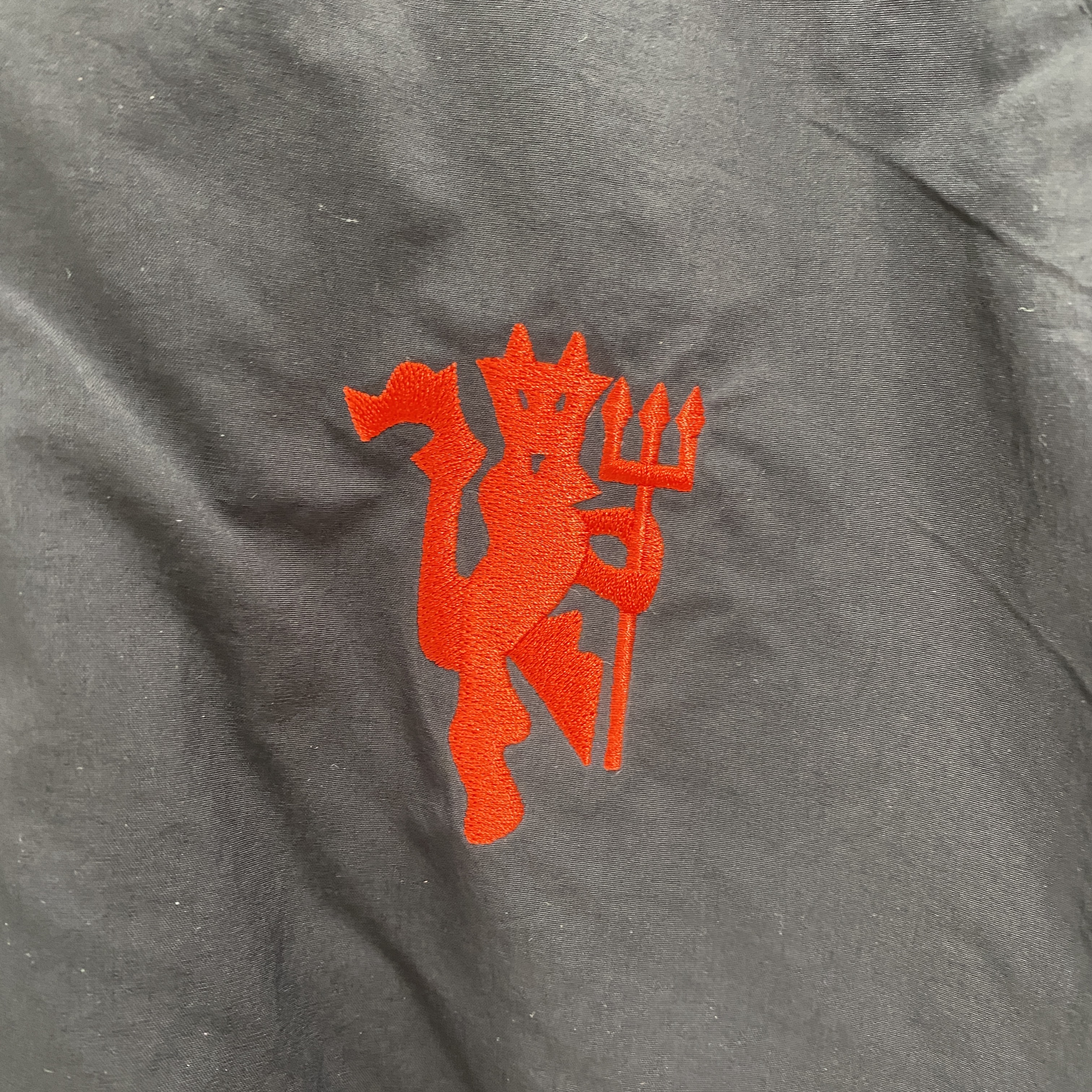 ManixJersey.com | Manchester United 24-25 Throwback Windbreaker Jacket - Deep Blue -Customize Name, Number and Patch | Worldwide Shipping