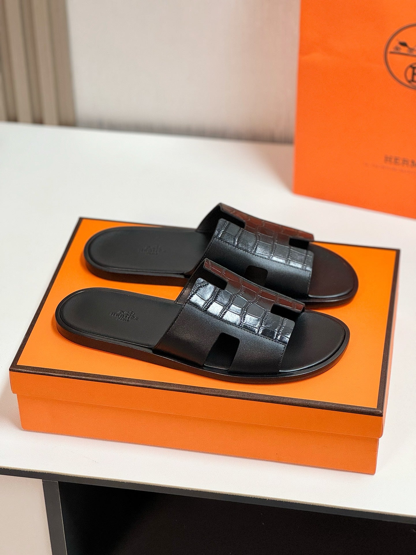 IZMIR SANDAL BLACK LAMBSKIN WITH PATTERNS、mysite、Cacoeks