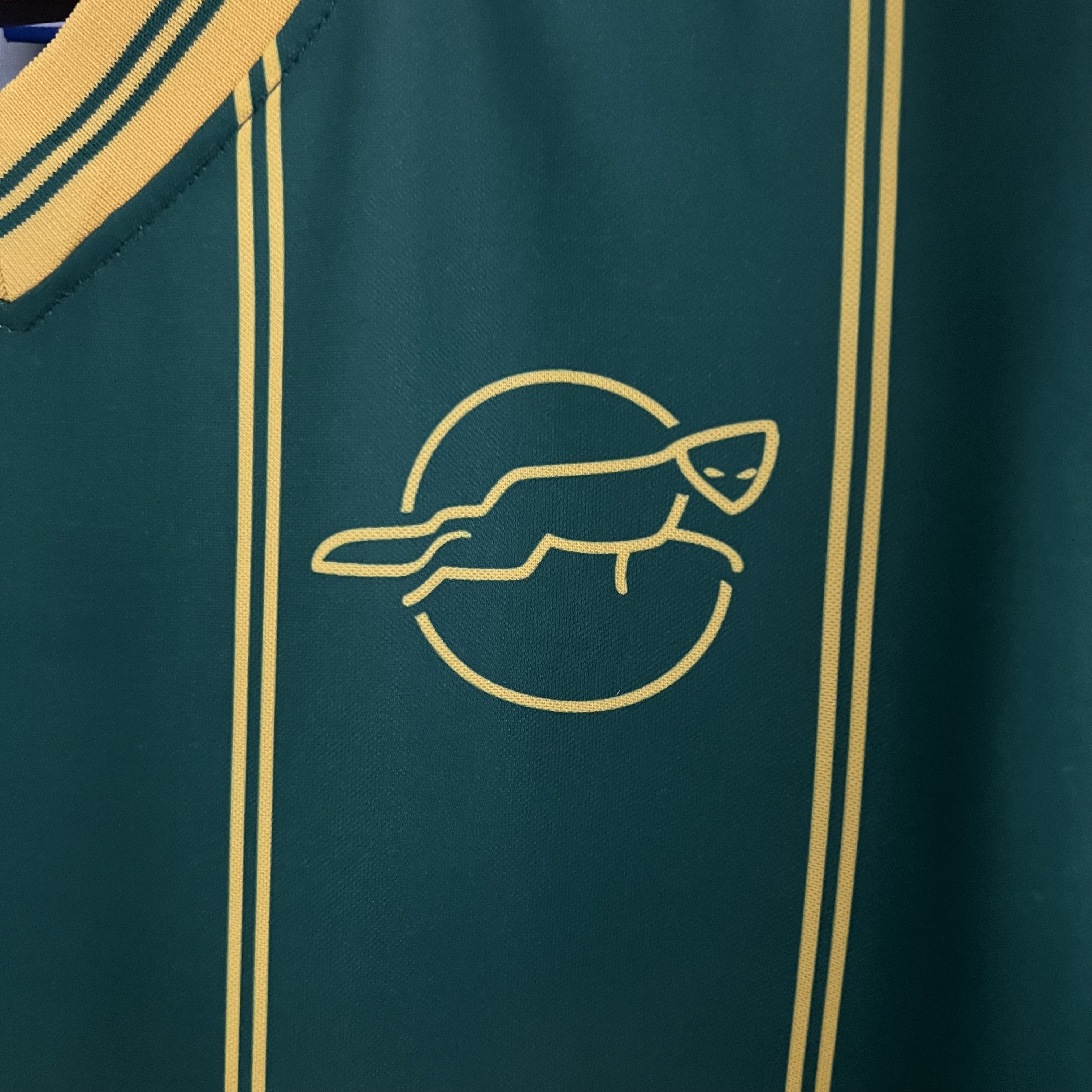 Higojerseys-Retro Leicester City 1984 Away Jersey