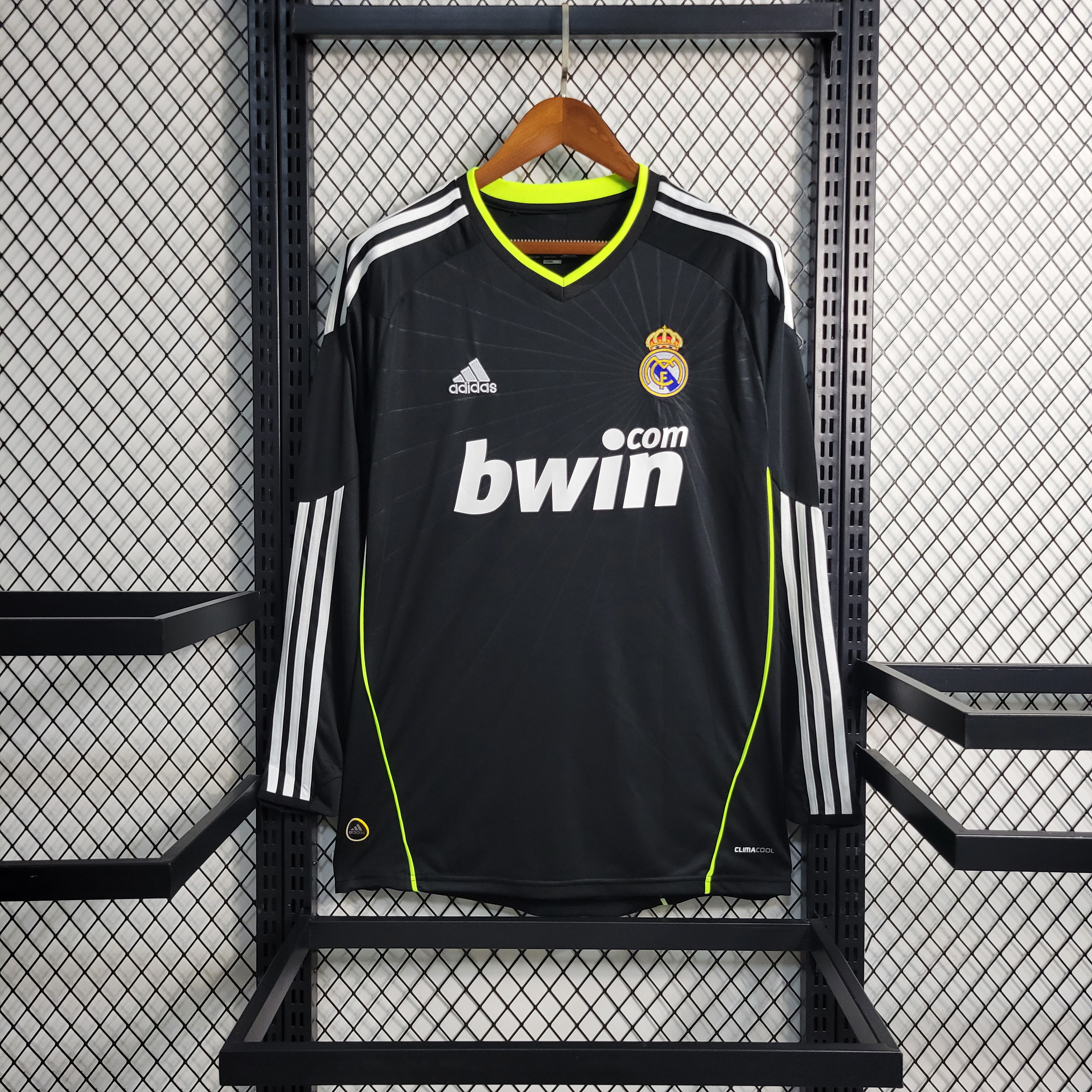 ManixJersey.com | Retro Real Madrid 10-11 Away Stadium Long Sleeve Jersey -Customize Name, Number and Patch | Worldwide Shipping