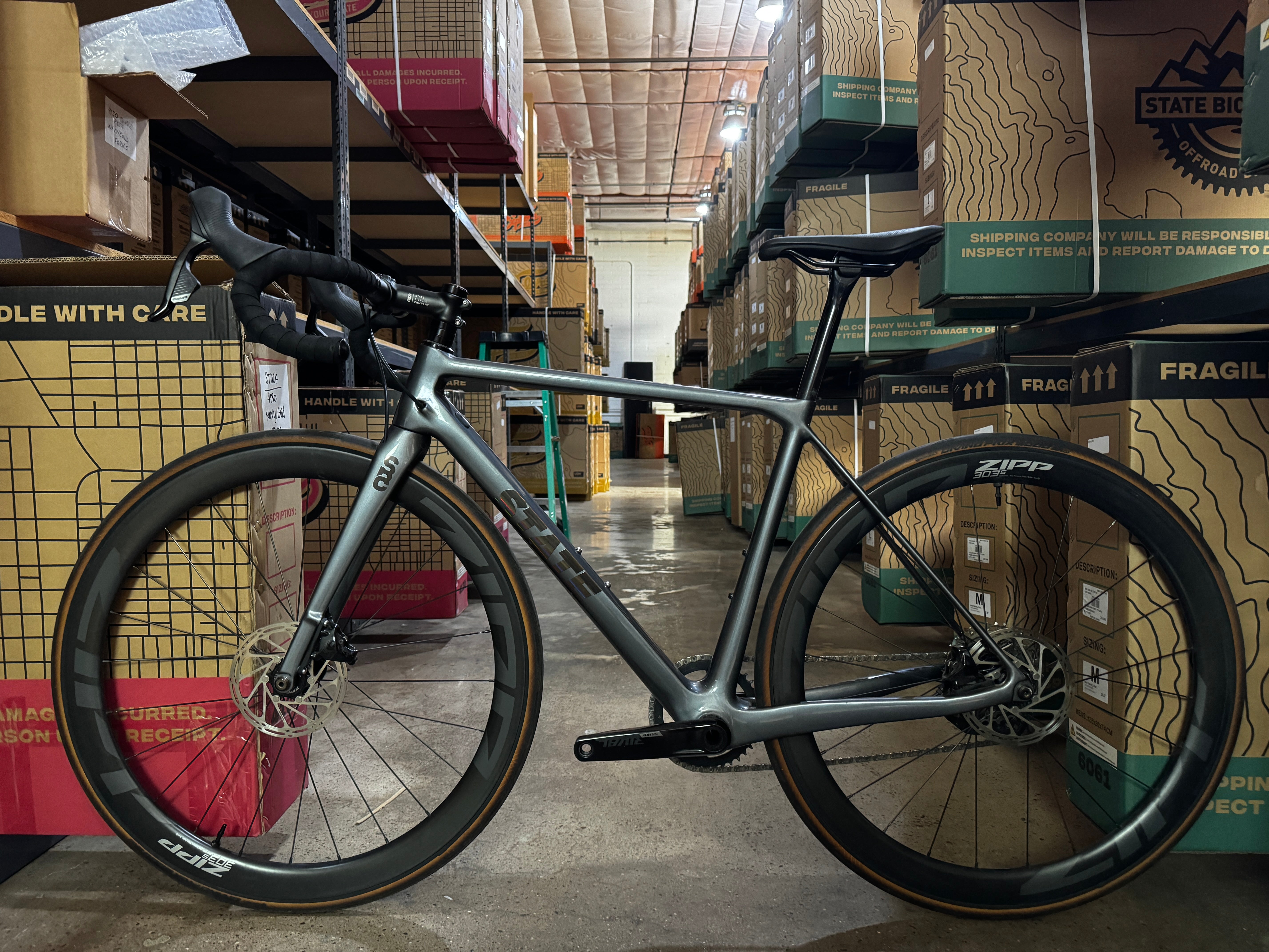 #1276 - Undefeated Road Carbon | Graphite (Size 48cm, Used Condition – Team Rider Bike)、mySite、bearsvspackers