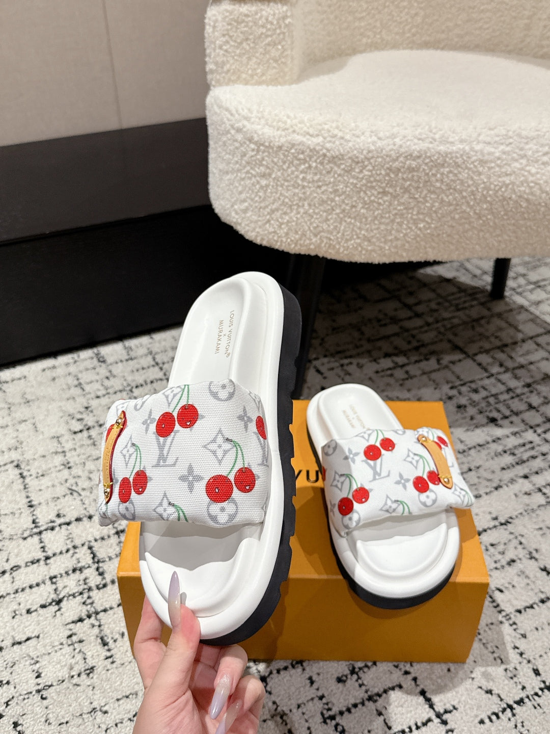 LV MIAMI-STYLE SANDALS 25S IN WHITE FABRIC AND CALFSKIN、mysite、Cacoeks