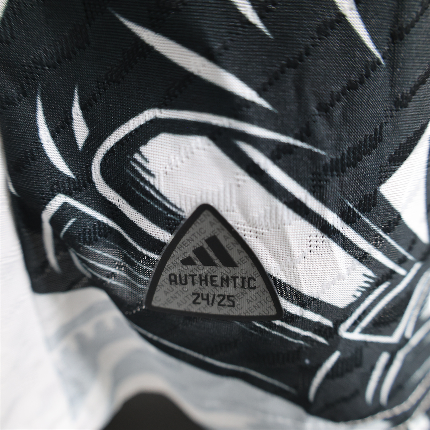 UltraTrikot-Japan 25-26 Samurai & Cherry Blossoms Special Edition Jersey - Player Version