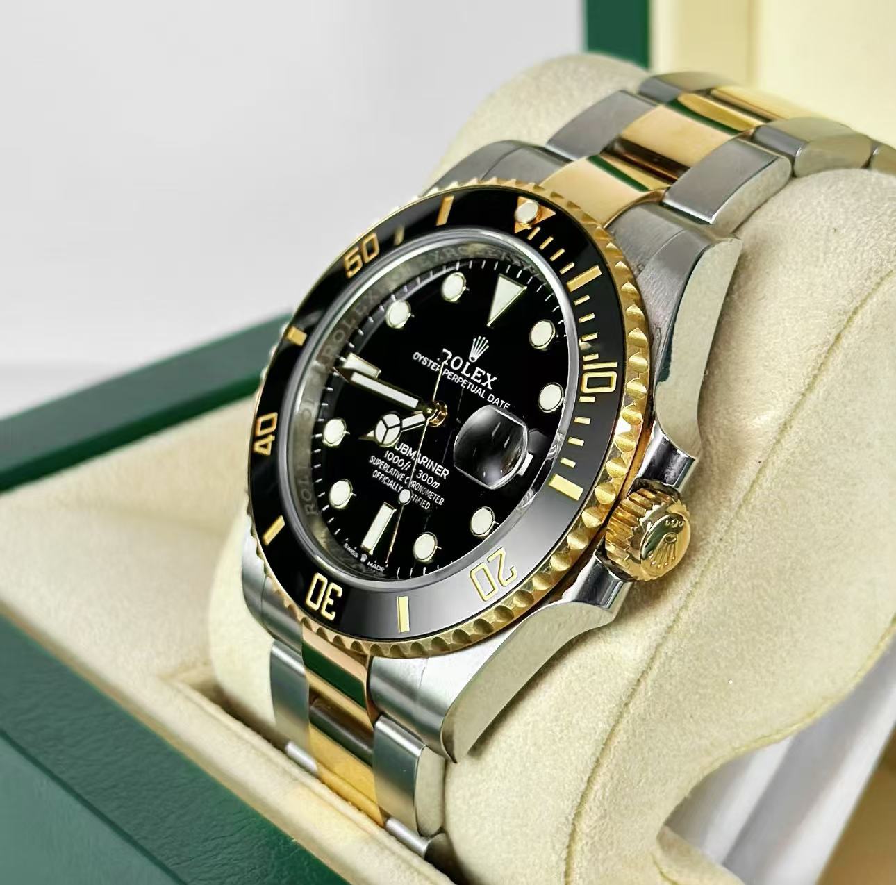 Rolex Submariner Black Dial Two Tone SuperClone Swiss Replica Watch Ref 126613LN 3235Swiss Movement