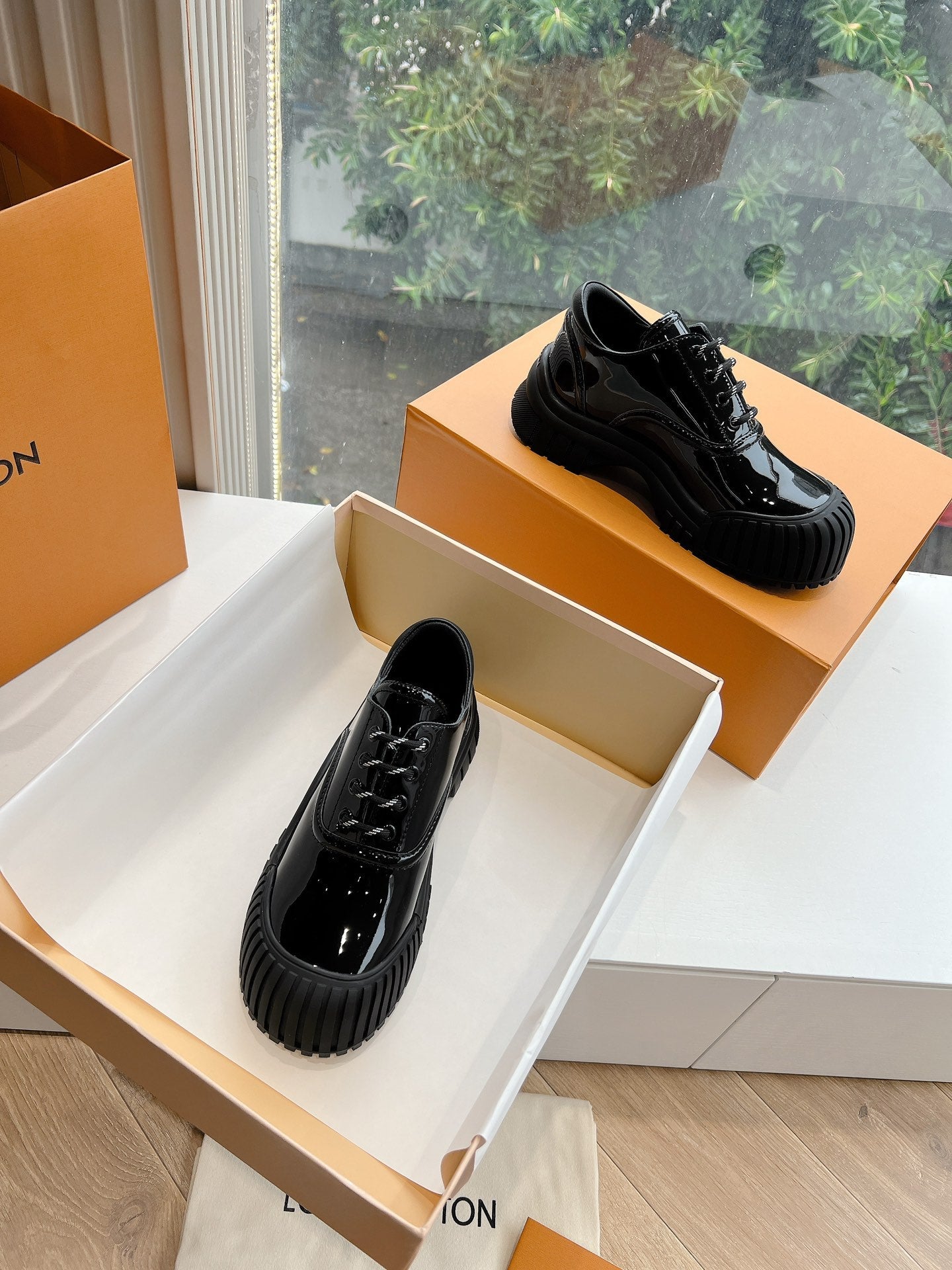 LV ARCHLIGHT SKATE SNEAKER IN BLACK GLOSSY CALFSKIN、mysite、Cacoeks