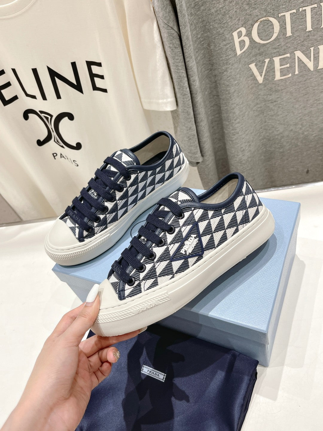 PRA PRINTED COTTON SNEAKERS WHITE AND BLACK TRIANGLE CANVAS、mysite、Cacoeks