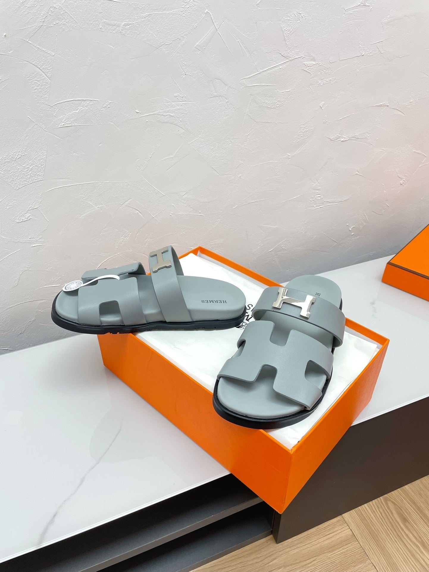 CHYPRE SANDAL PASTEL BLUE LAMBSKIN WITH H BUCKLE、mysite、Cacoeks