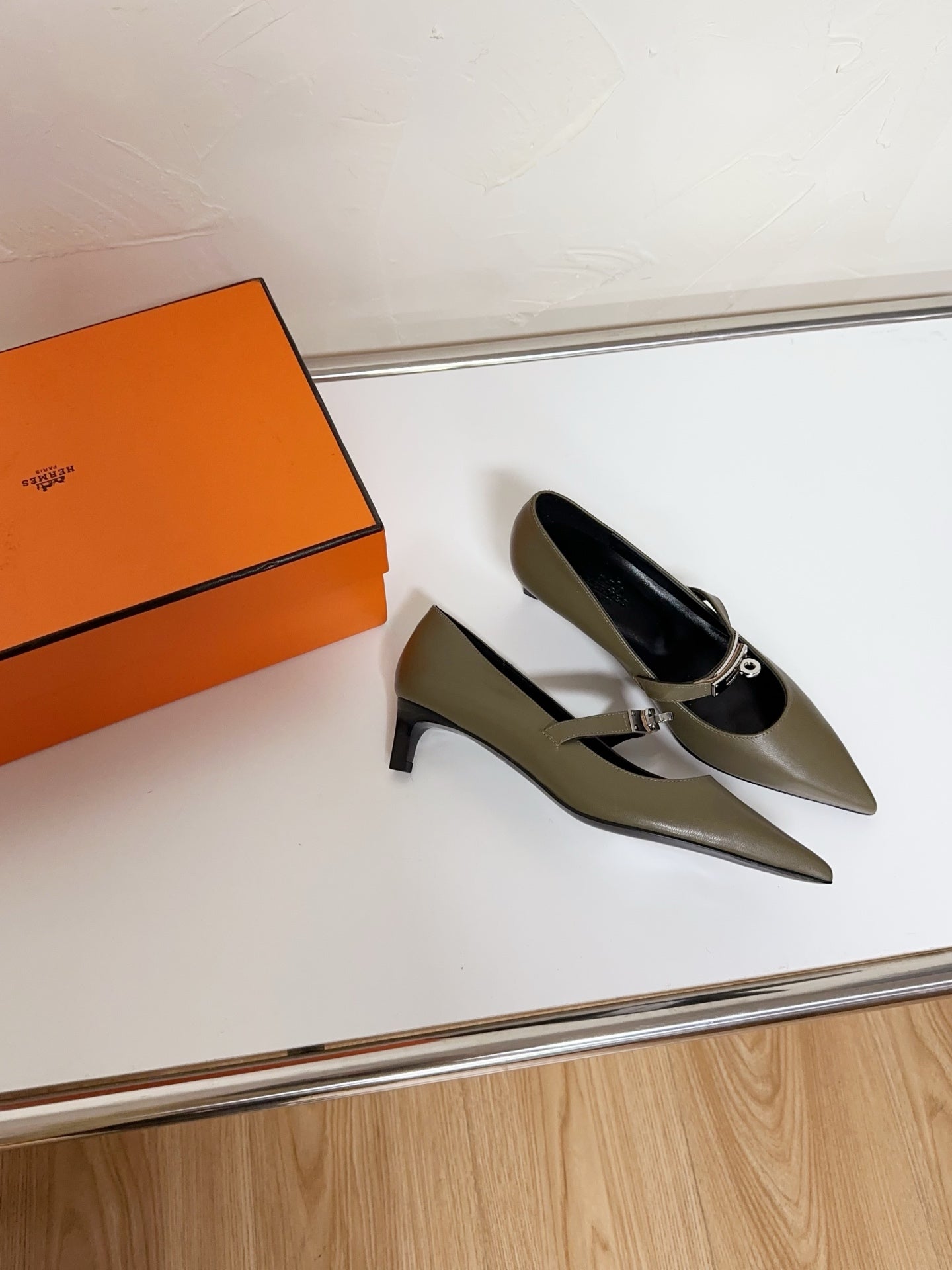 KIARA FLAT PUMP IN ARMY GREEN CALFSKIN、mysite、Cacoeks