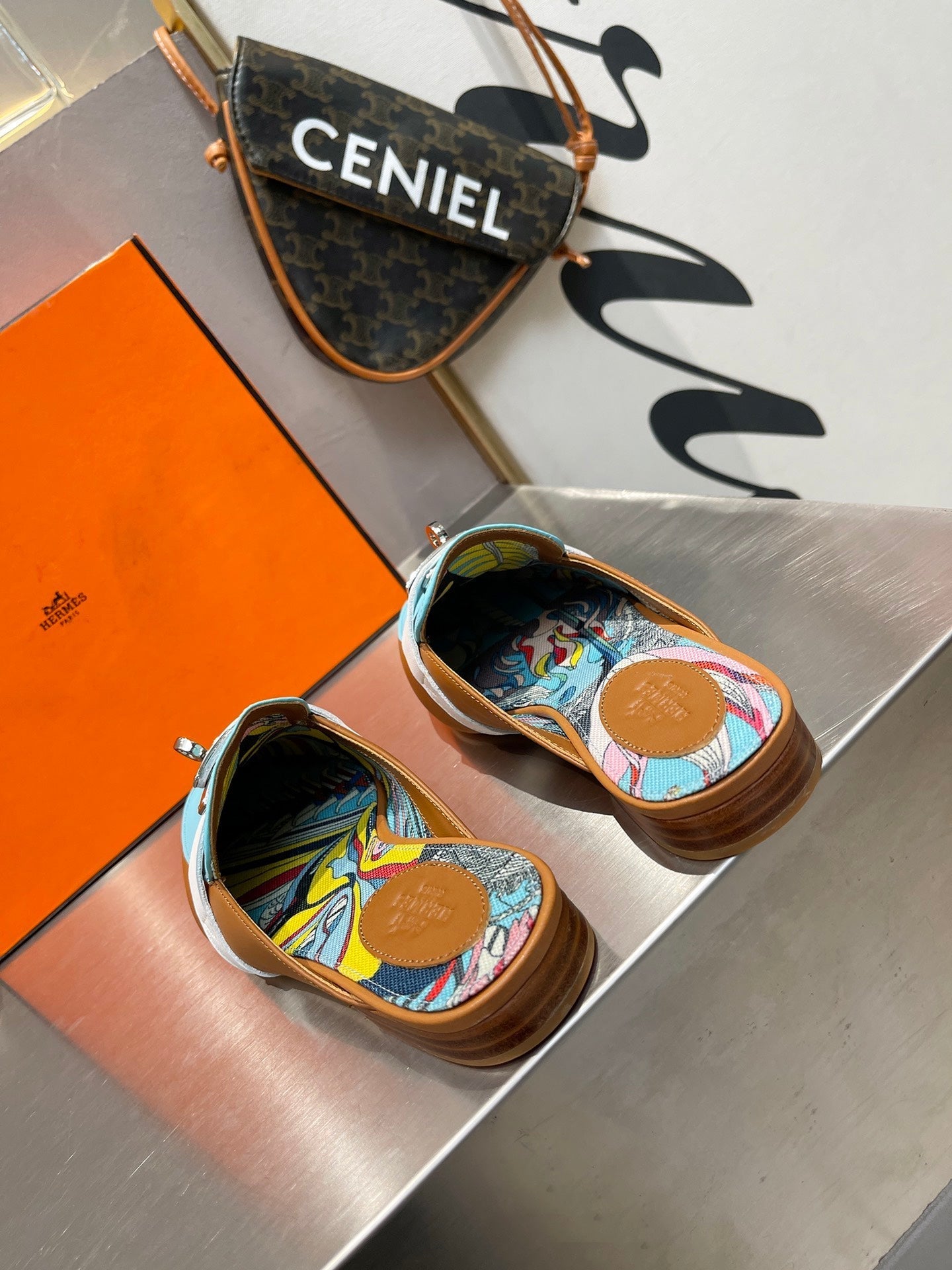 0Z MULE CARAMEL AND SKY CALFSKIN WITH PATTERN、mysite、Cacoeks