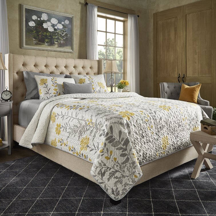 Kian Upholstered Bed