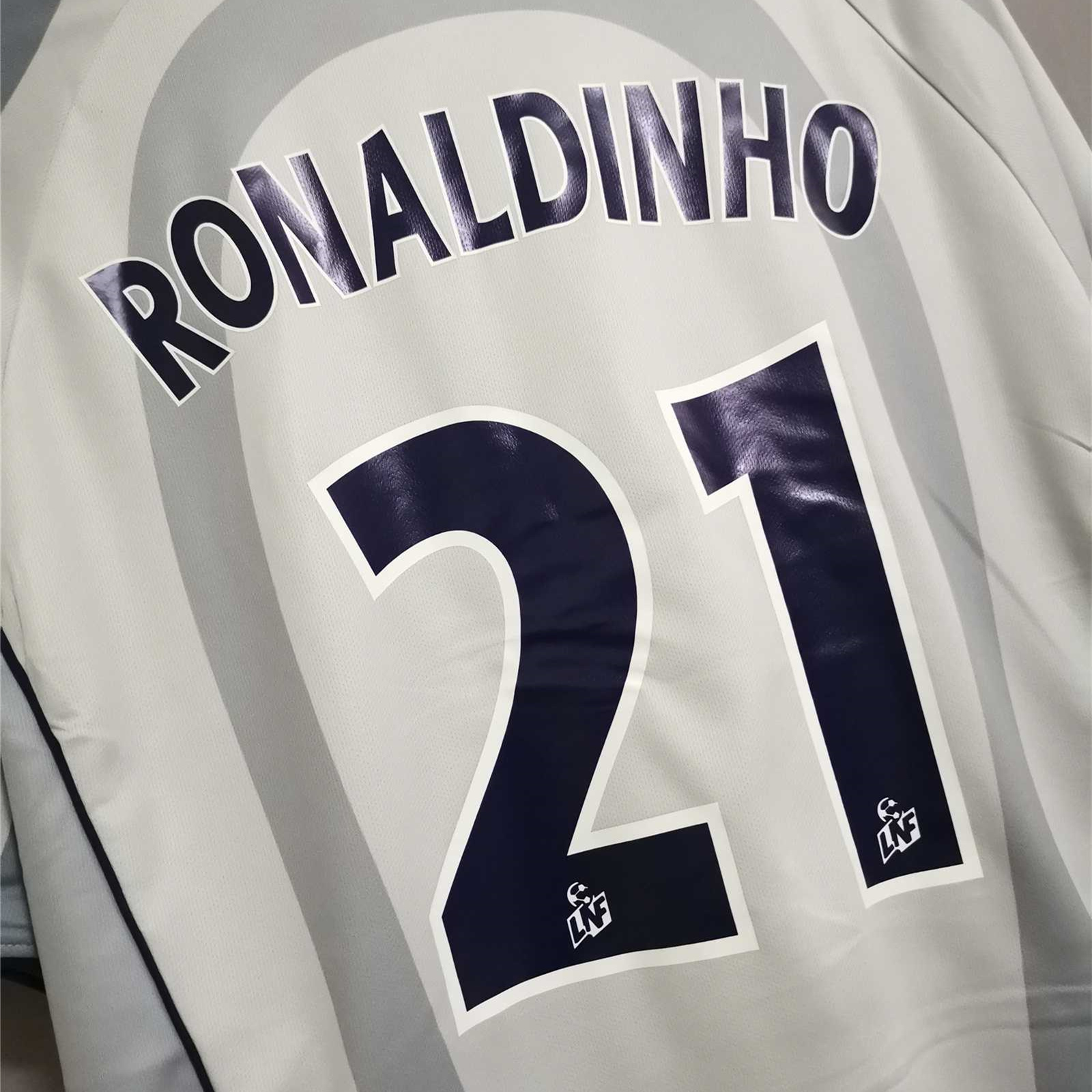 ManixJersey.com | Retro Paris Saint-Germain PSG 2001-02 Away Jersey -Customize Name, Number and Patch | Worldwide Shipping