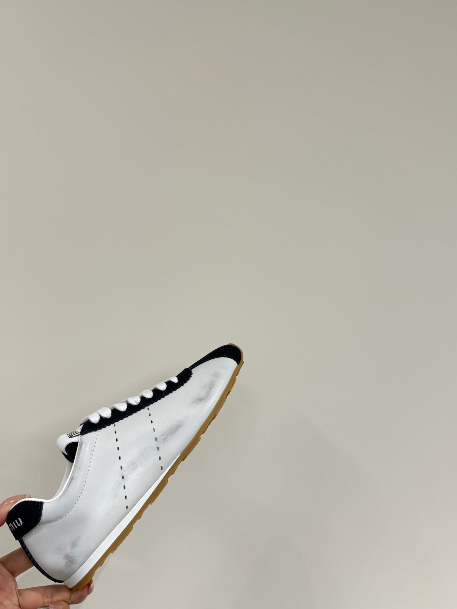 PLUME SNEAKERS IN WHITE NAPPA LAMBSKIN AND NAVY SUEDE、mysite、Cacoeks