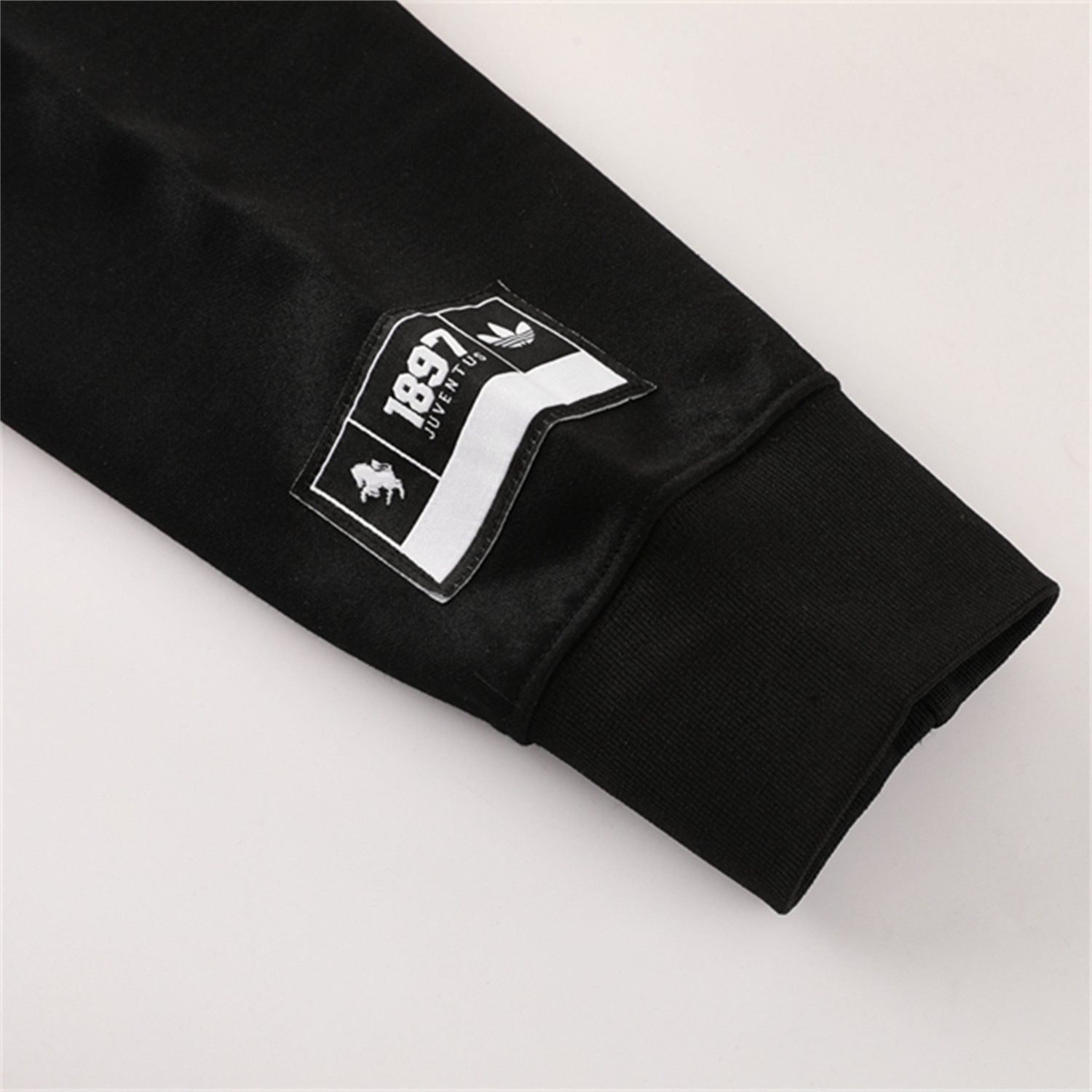 UltraTrikot-Juventus 25-26 Originals Varsity Hoodie Set - Black Hoodie and Pants