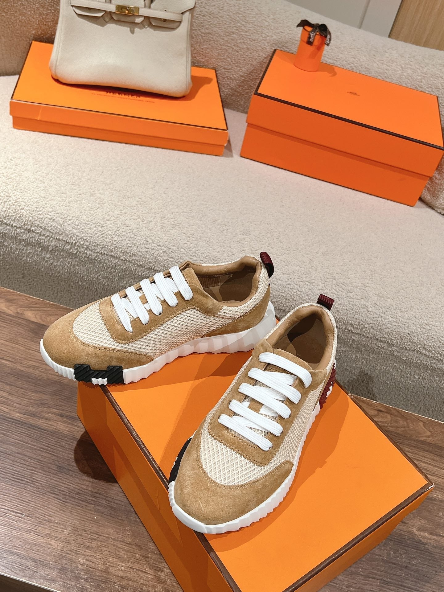 MAINLAND SNEAKER IN PEANUT BROWN SUEDE AND WHITE BREATHABLE MESH FABRIC、mysite、Cacoeks
