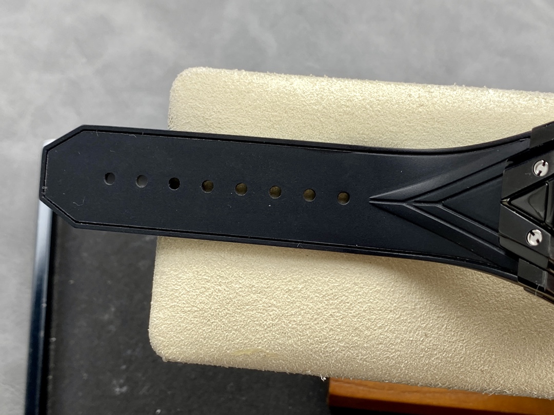 418.CX.1107.RX.MXM22 Hublot Big Bang Sang Bleu II Black Magic-fasswatch