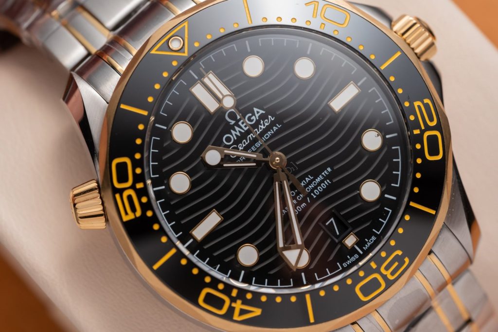 Đồng Hồ Omega Seamaster Replica 11 VS Factory Demi Gold (2)