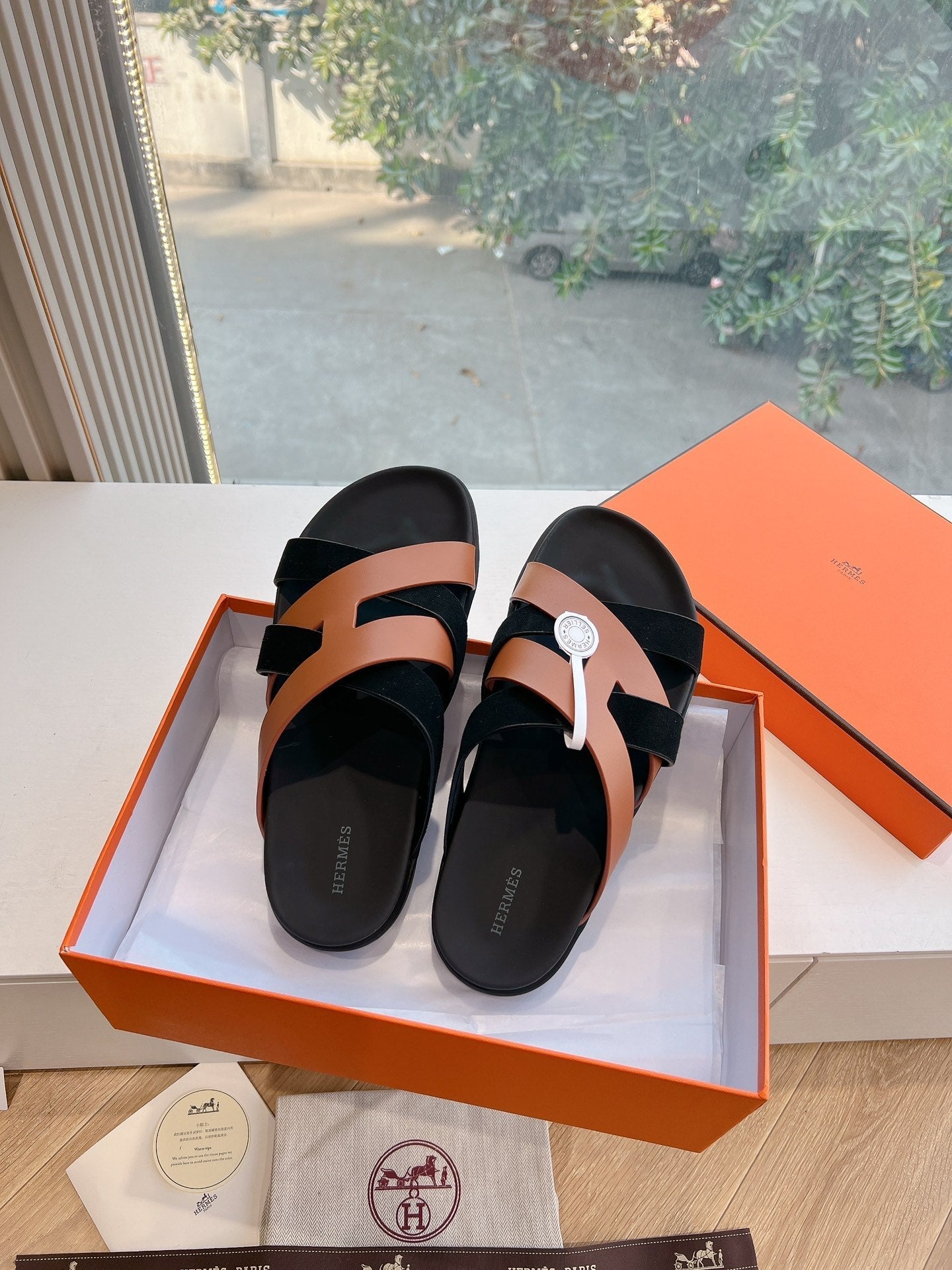 KAZIMIR SANDAL IN BRONZE BROWN CALFSKIN AND BLACK SUEDE、mysite、Cacoeks