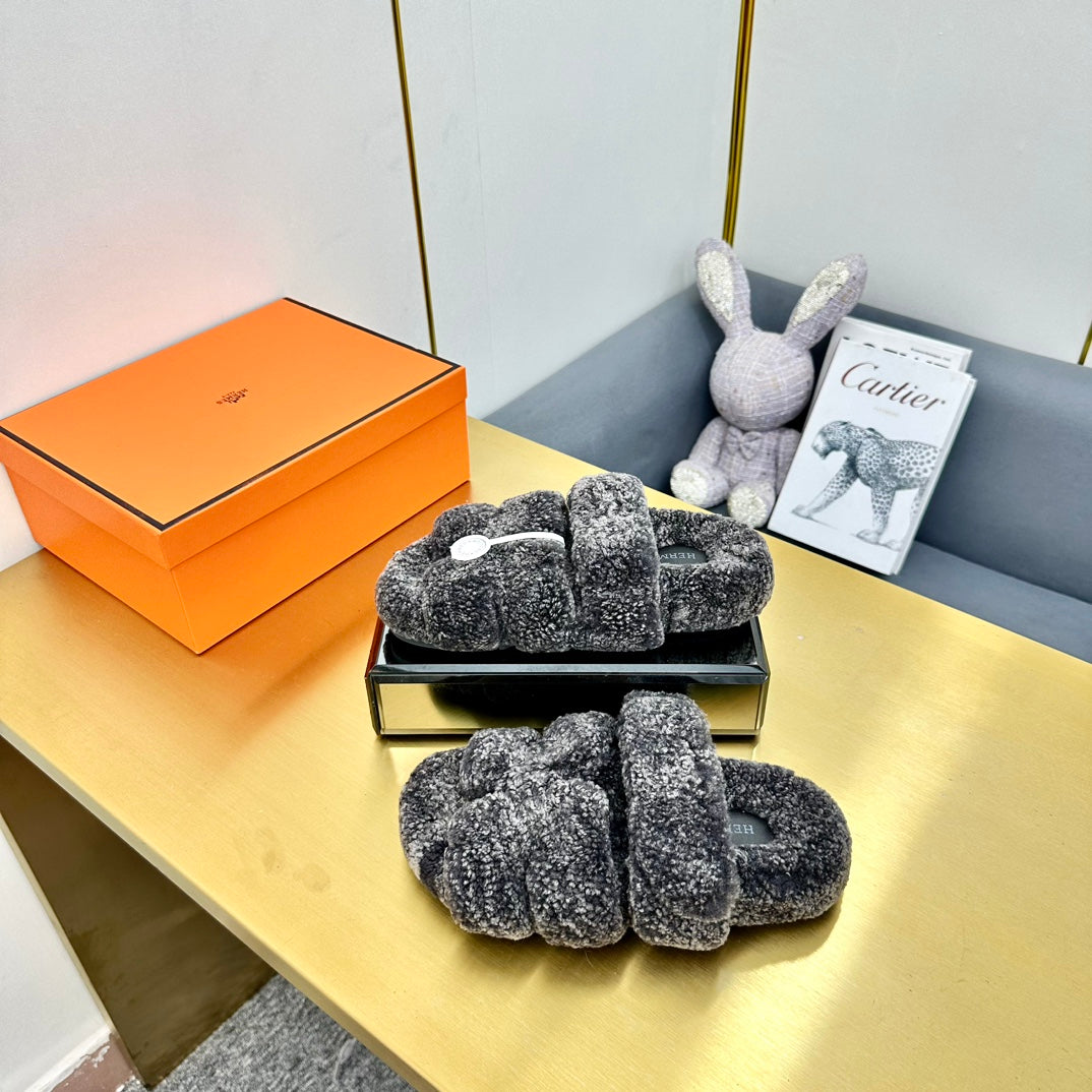CHYPRE SANDAL IN DARK GRAY SHEARLING、mysite、Cacoeks