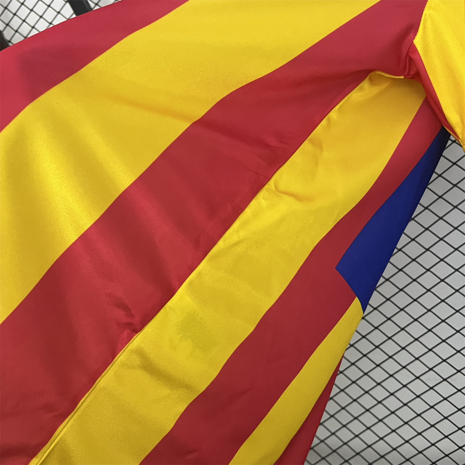 GlobeJersey-Retro Valencia 1980-82 Away Jersey