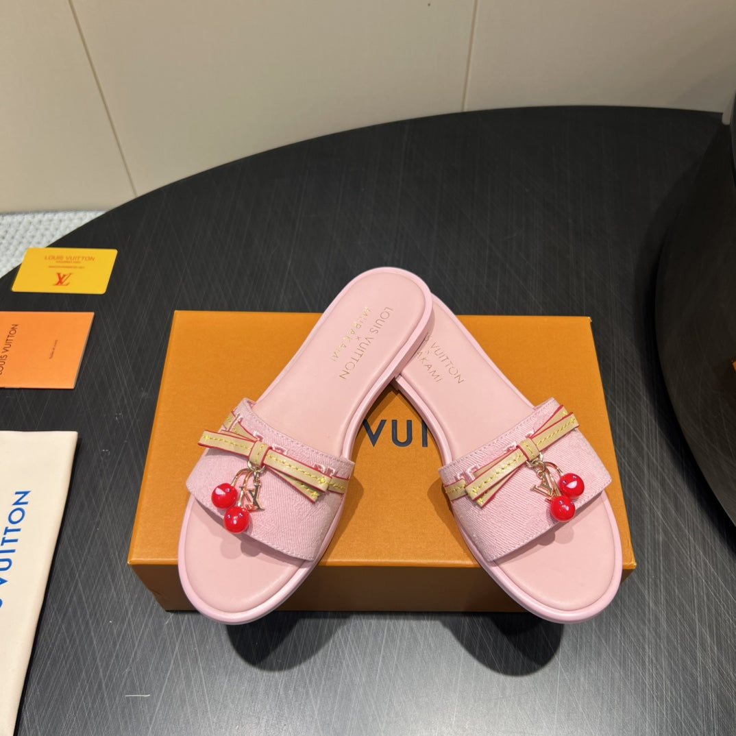 LV SLIDE SANDALS 25S IN BABY PINK DENIM AND CALFSKIN WITH CHERRY BLOSSOM BUCKLE、mysite、Cacoeks