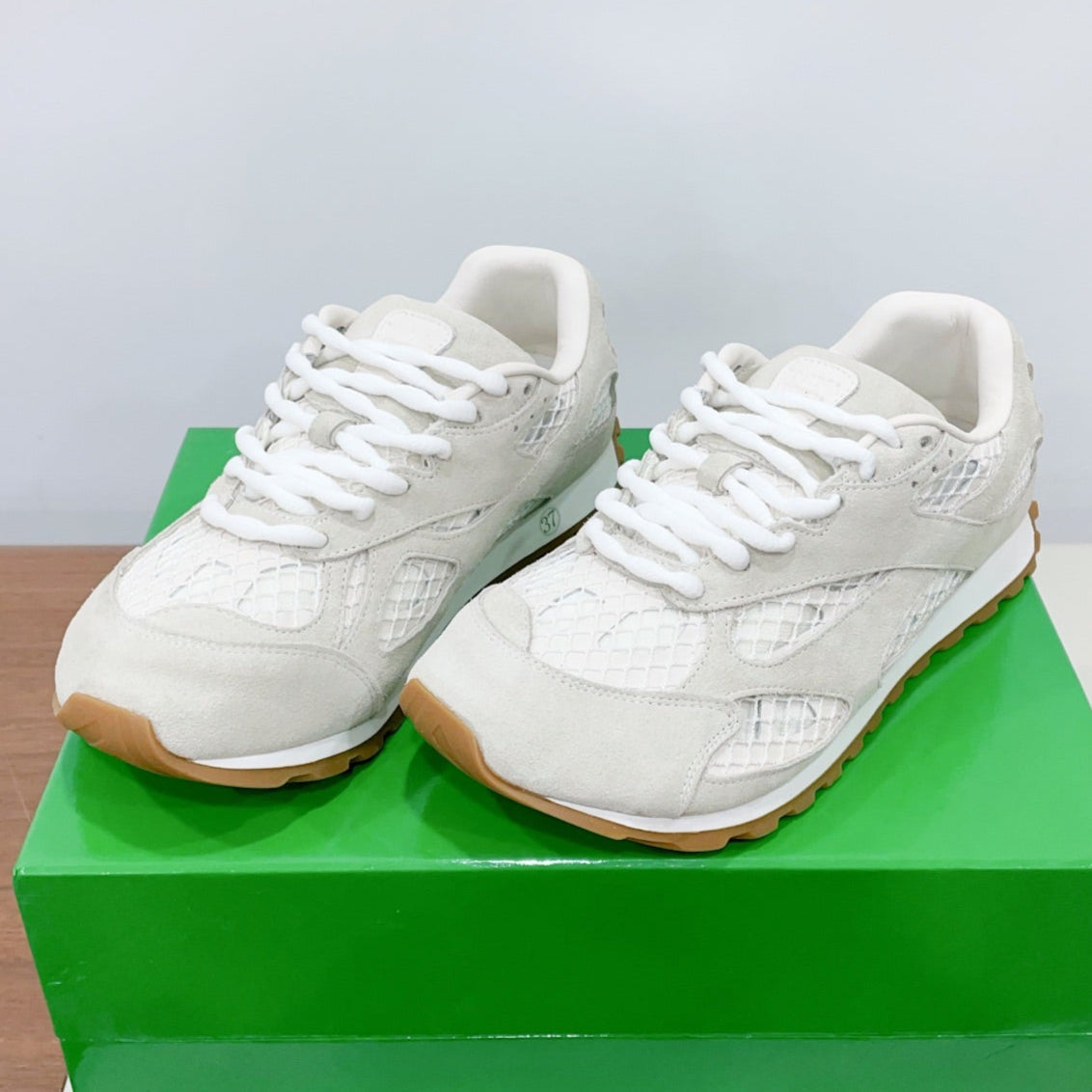 ORBIT SNEAKER IN SEA SALT SUEDE AND TECHNICAL MESH、mysite、Cacoeks