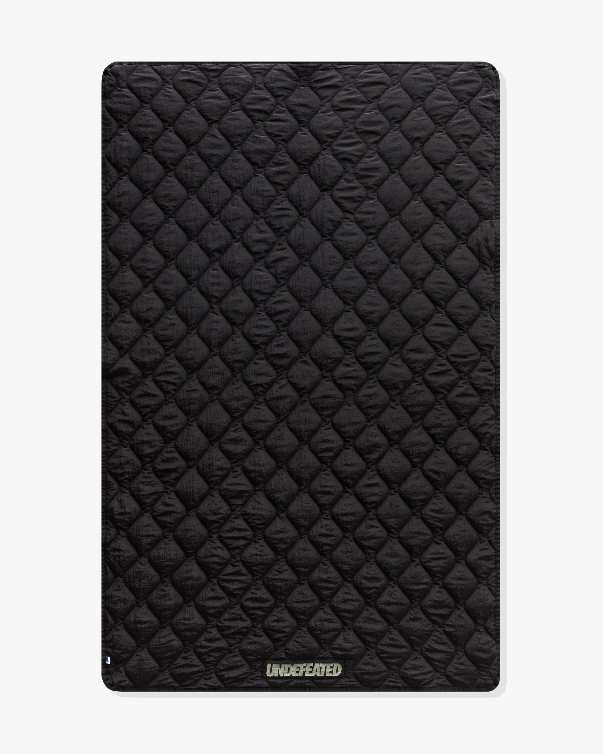 UNDEFEATED QUILTED BLANKET