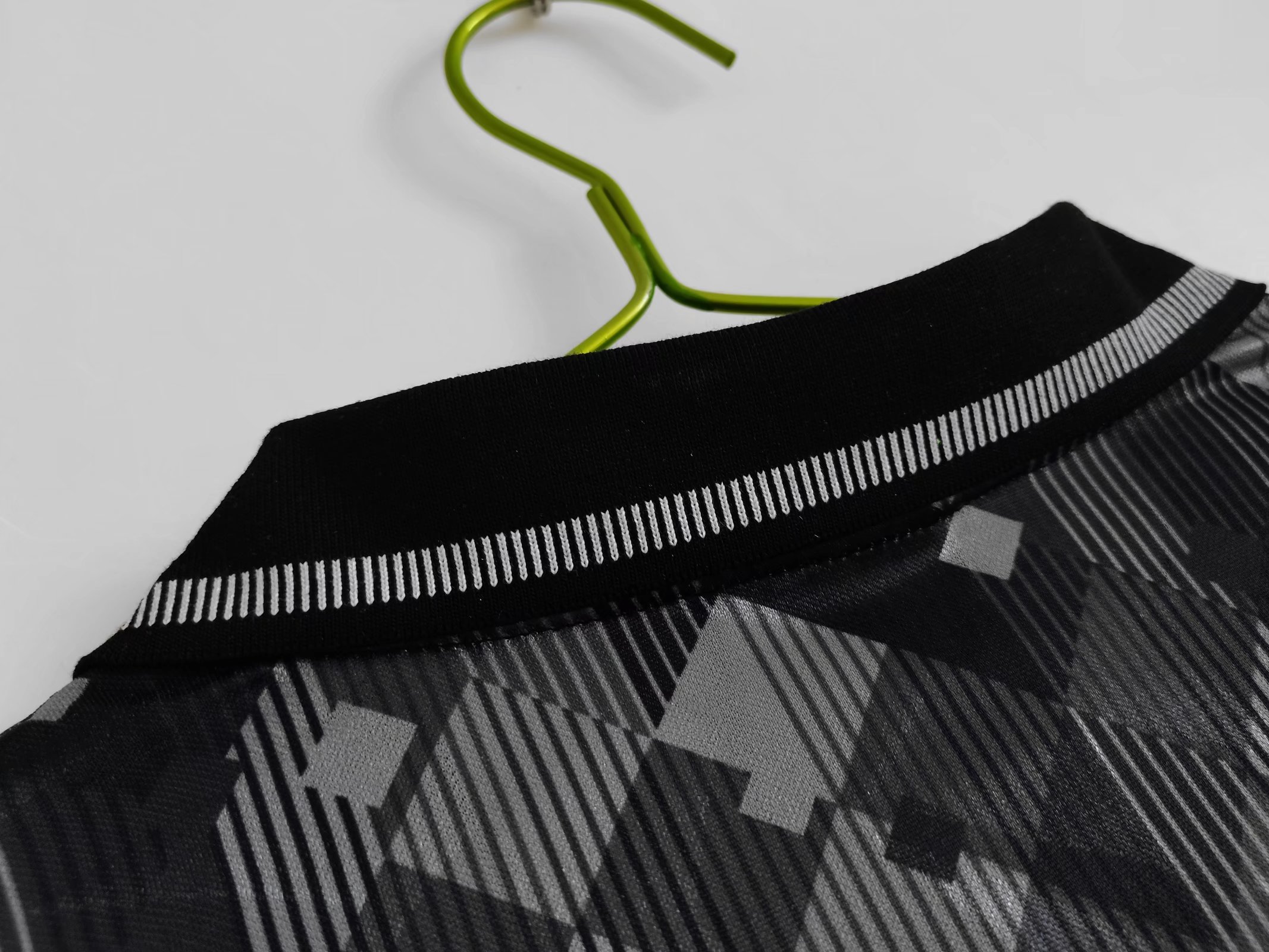 GlobeJersey-Retro England 1990 Black Jersey