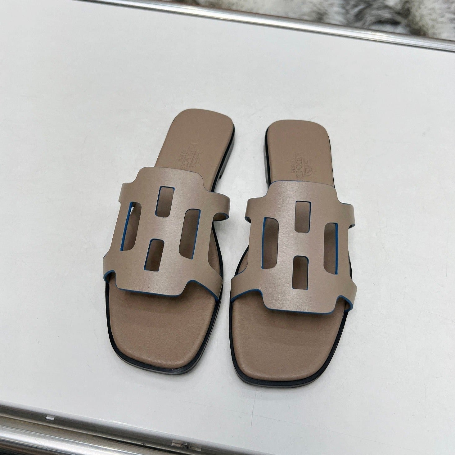 FLATFORM SANDAL LIGHT GRAY CALFSKIN、mysite、Cacoeks
