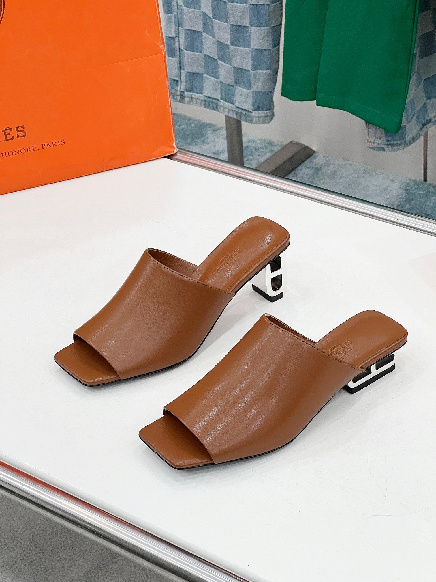 IDOLE SANDAL IN BRONZE BROWN CALFSKIN、mysite、Cacoeks