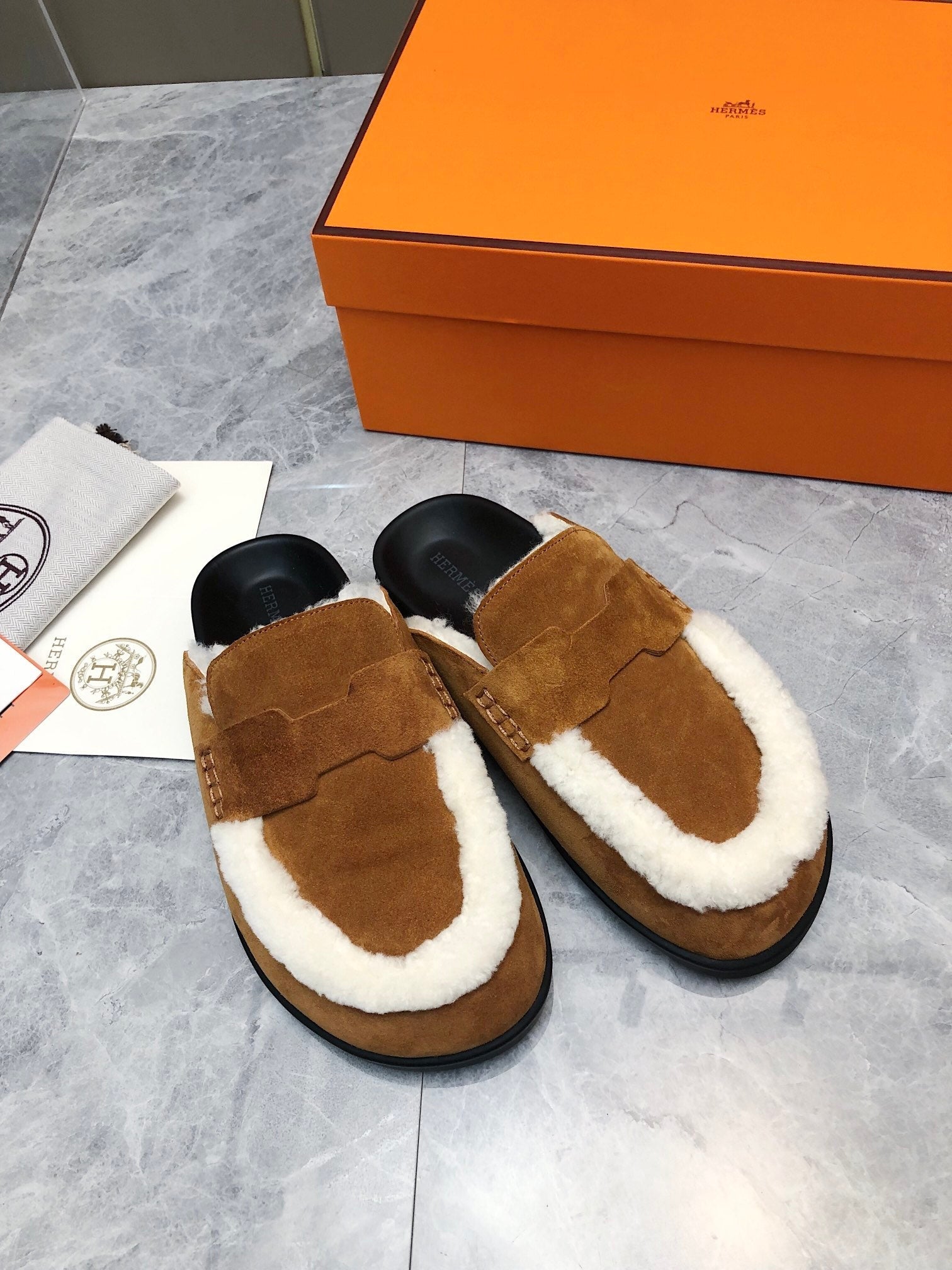 GO MULE IN BRONZE BROWN SUEDE ATTACH WHITE FLEECE、mysite、Cacoeks