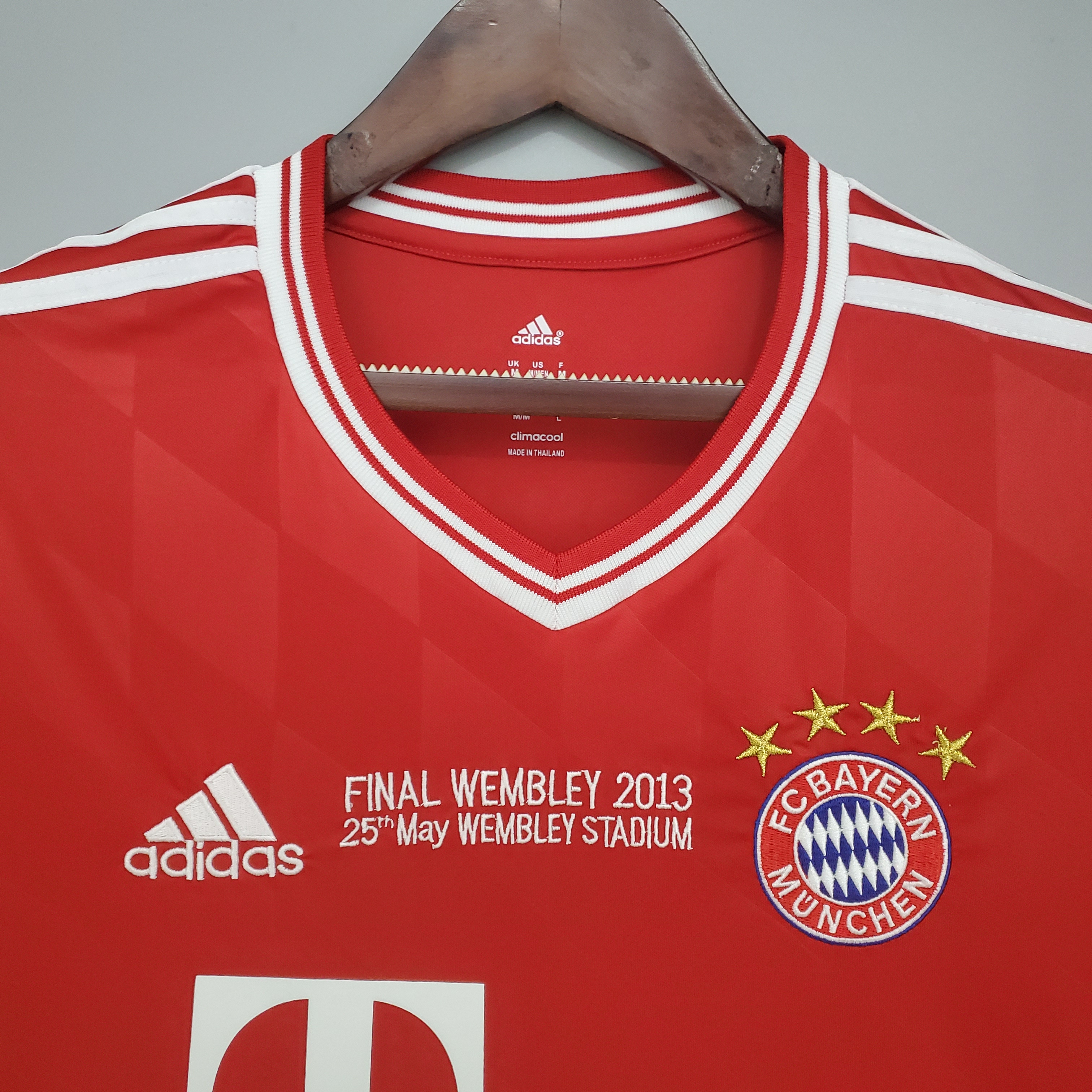 Higojerseys-Retro Bayern Munich 13-14 Champions League Final Home Stadium Jersey