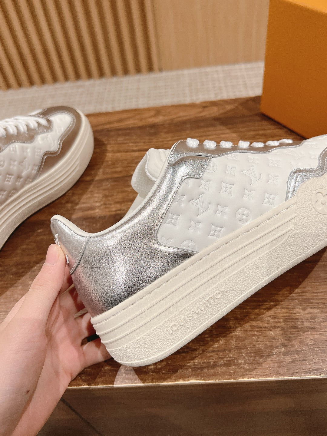 LV TRAINER SNEAKER IN SILVER MIX WHITE EMBOSSED CALFSKIN、mysite、Cacoeks