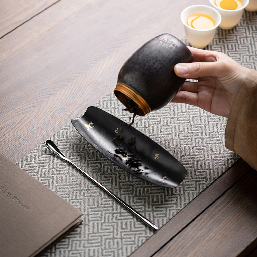 GEEK BAR-https://www.hot-toy.com/