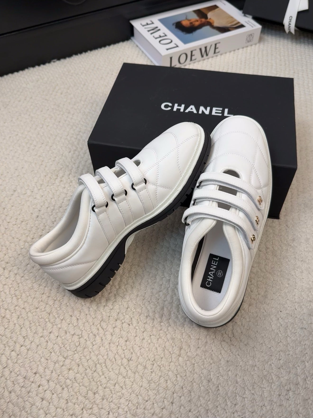 SNEAKERS WITH THREE STRAPS IN WHITE CALFSKIN、mysite、Cacoeks