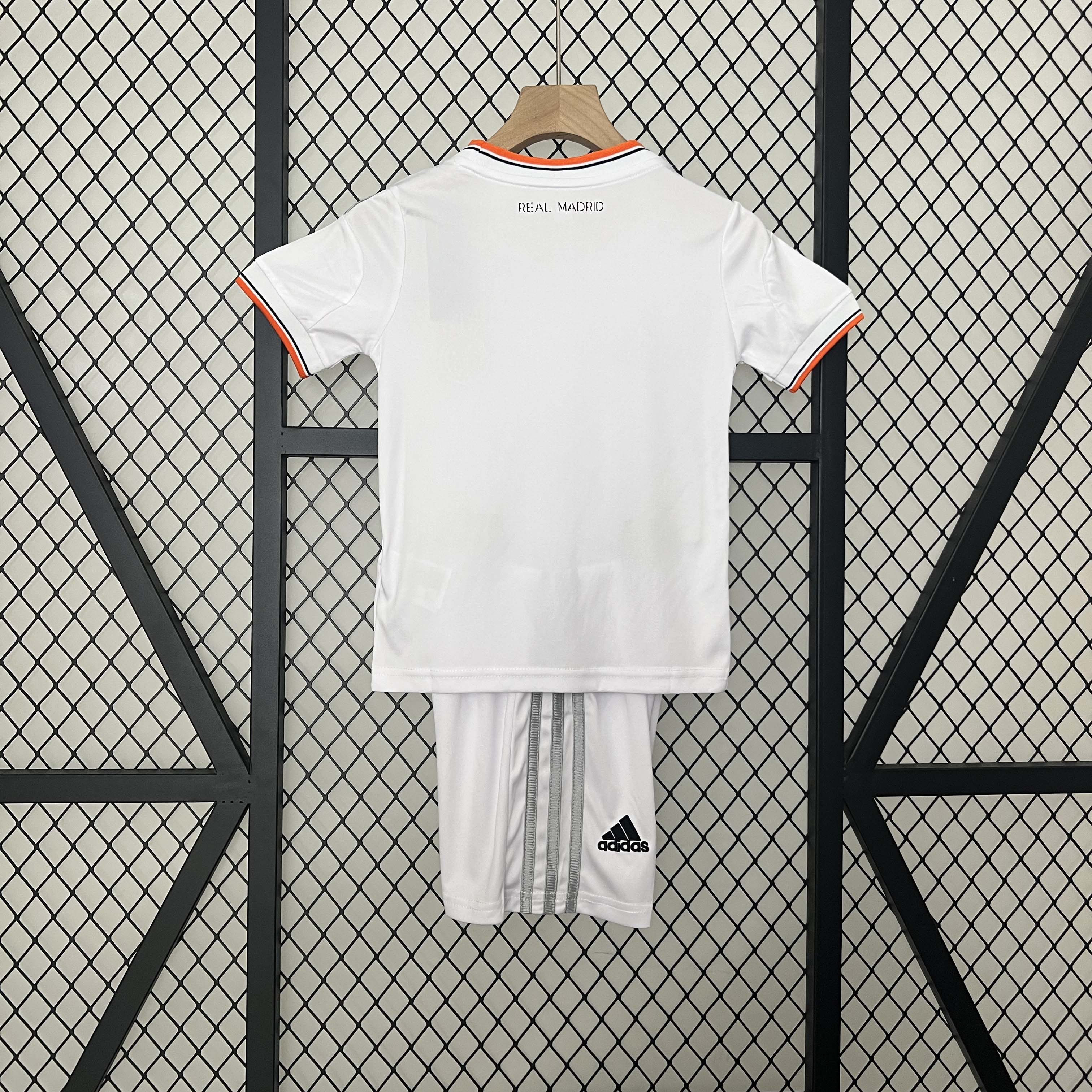 2013/2014 Retro Real Madrid Home Football Shirt 1:1 Thai Quality Kids Size:football jersey mysite: unitedjerseyfootball 邓江浪:football