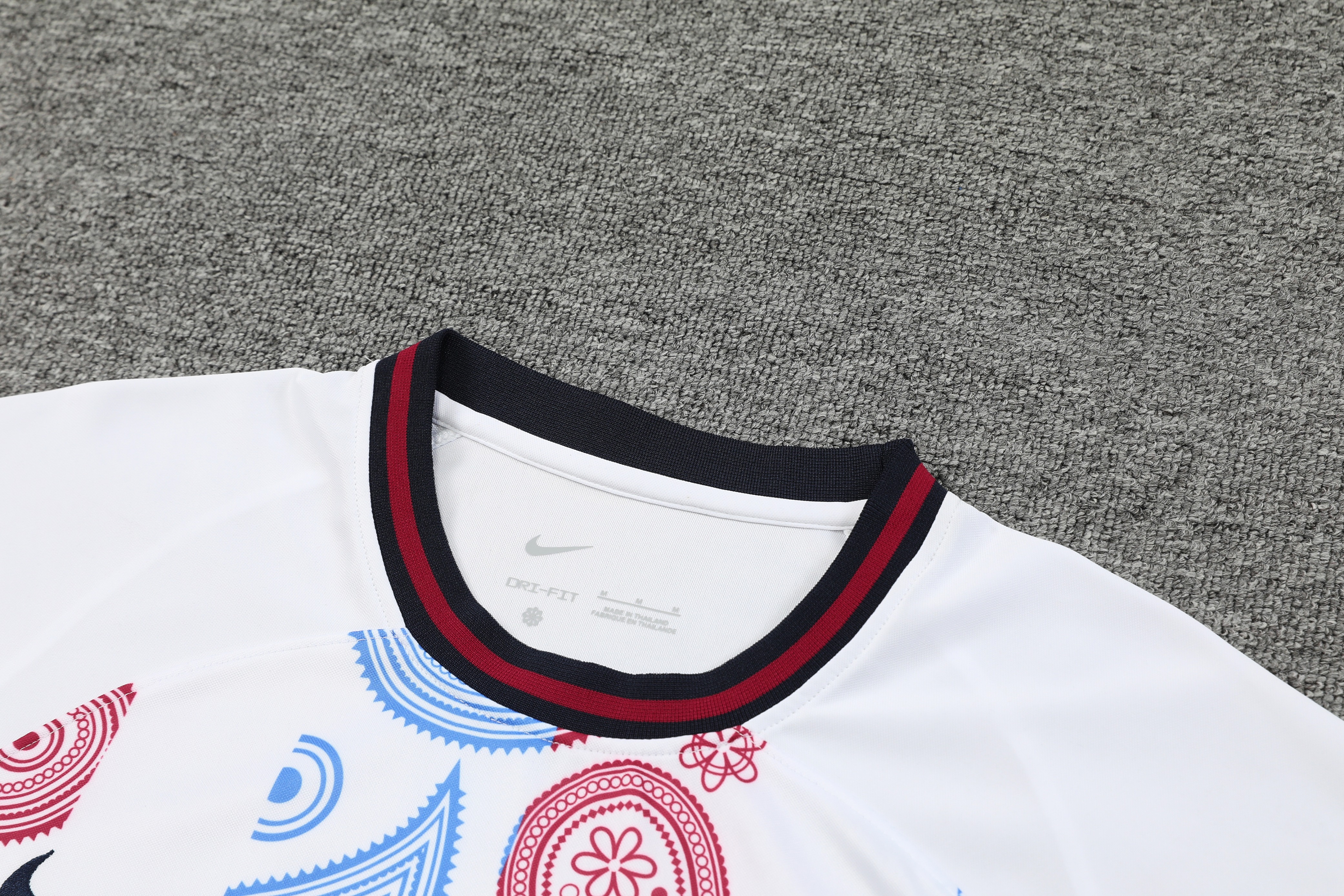 ManixJersey.com | Barcelona 24-25 Short-Sleeve Training Set - White with Pattern -Customize Name, Number and Patch | Worldwide Shipping
