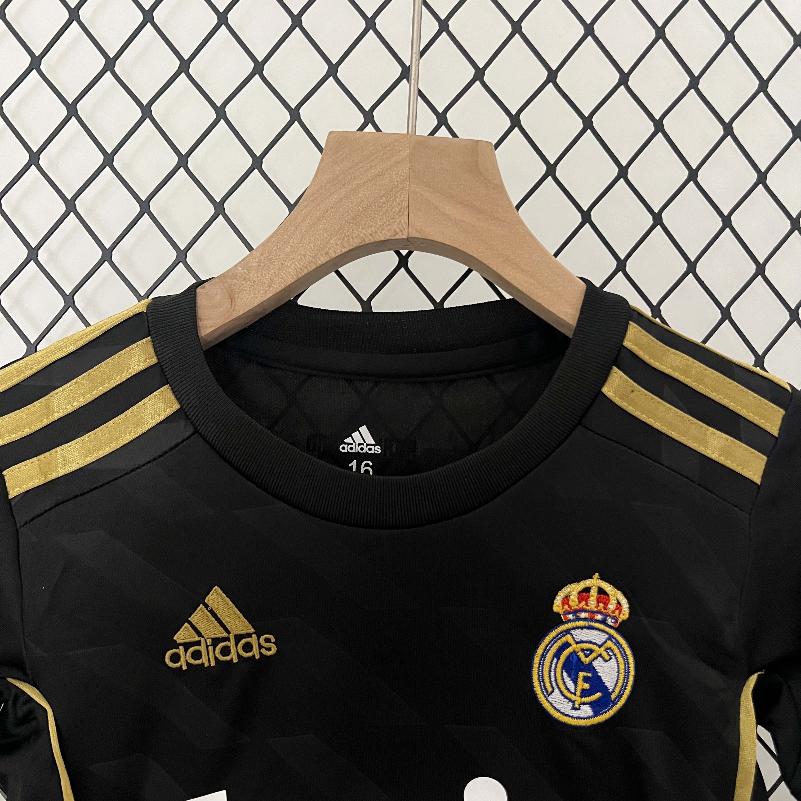 2011/2012 Retro Real Madrid Away Football Shirt 1:1 Thai Quality Kids Size:football jersey mysite: unitedjerseyfootball 邓江浪:football
