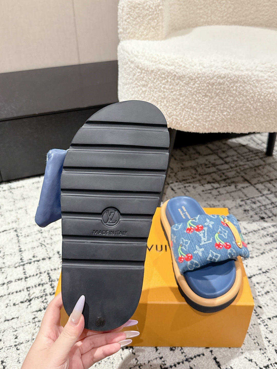 LV MIAMI-STYLE SANDALS 25S IN BLUE DENIM AND CALFSKIN、mysite、Cacoeks