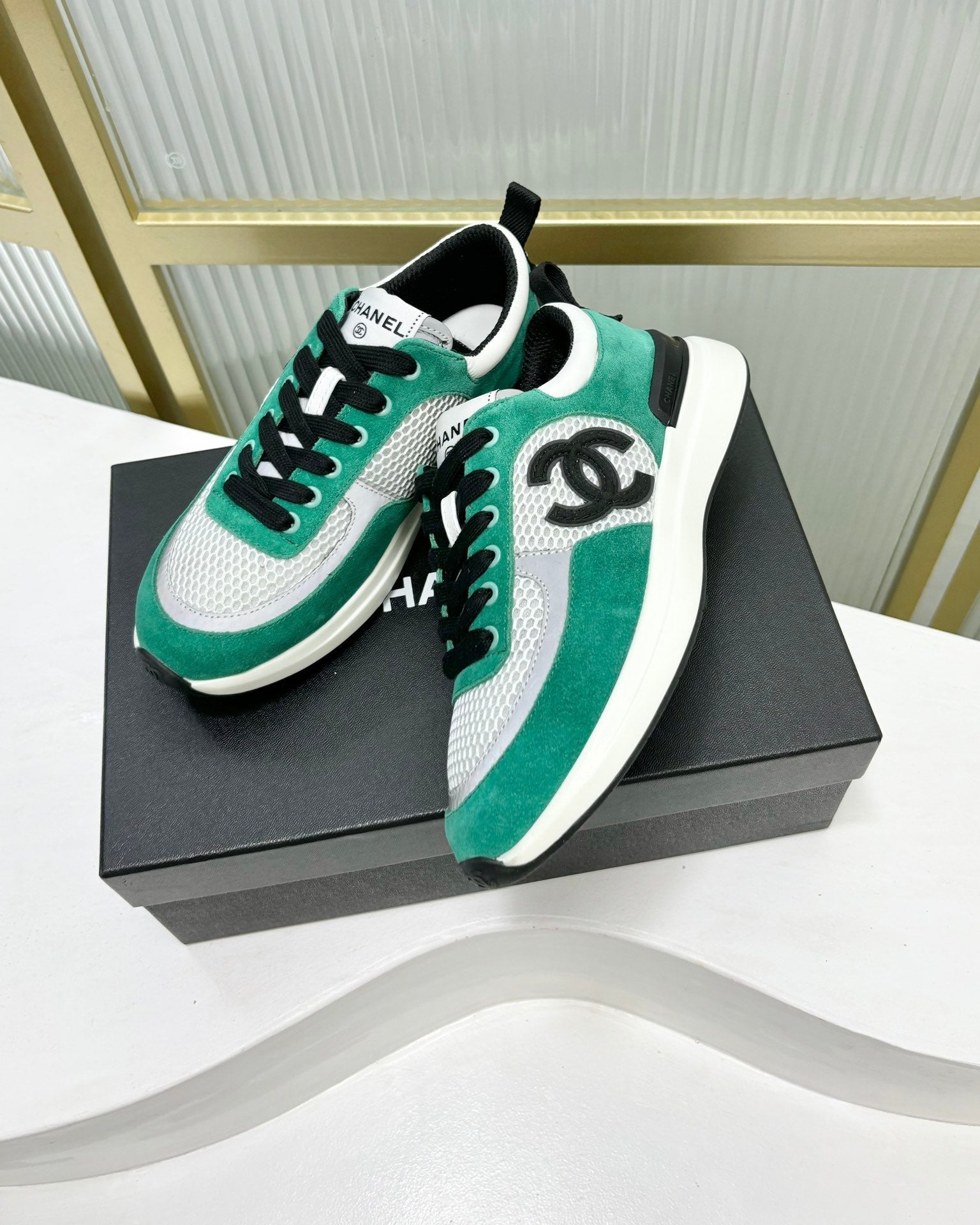 SNEAKER IN JADE GREEN SUEDE AND GREY BREATHABLE MESH、mysite、Cacoeks