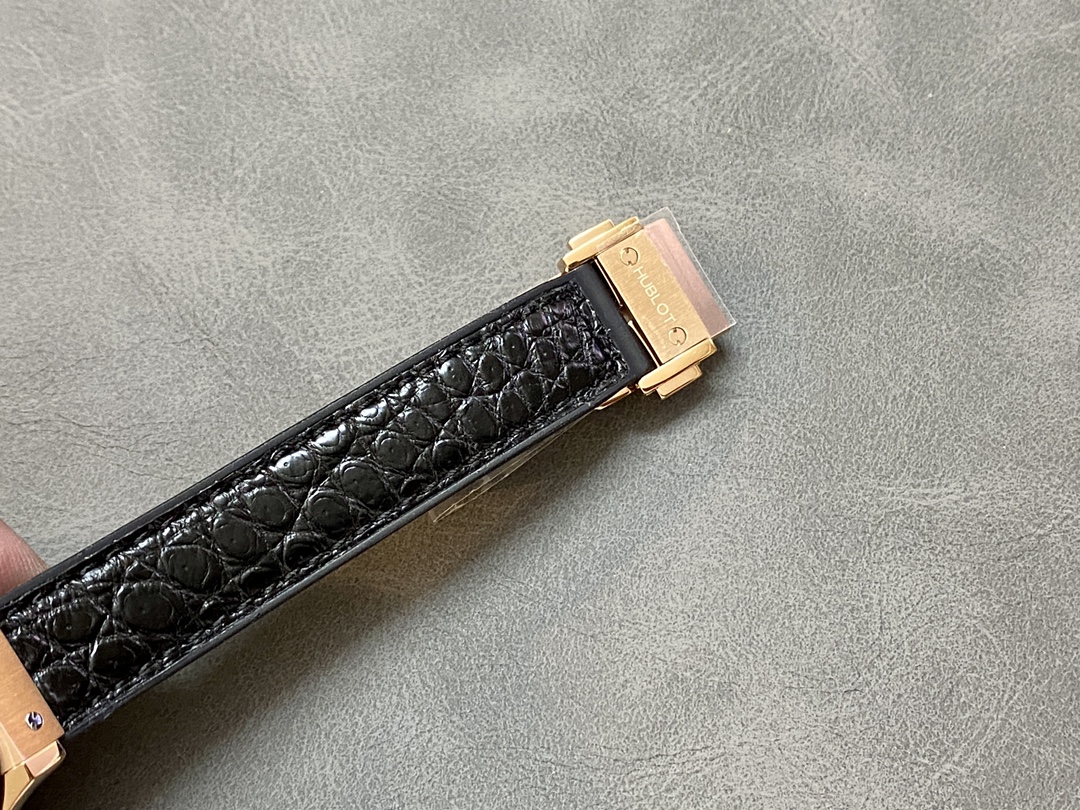 Hublot Classic Fusion 581.OX.1480.RX.1704 33mm Ladies Replica Watch-fasswatch