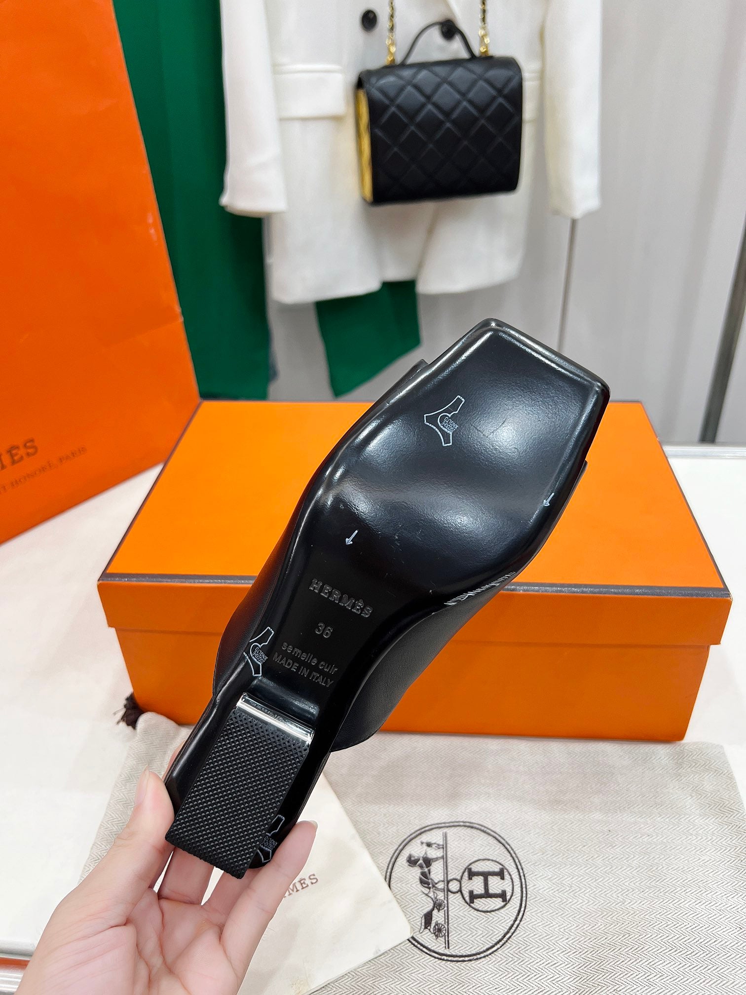 IDOLE SANDAL IN BLACK CALFSKIN、mysite、Cacoeks