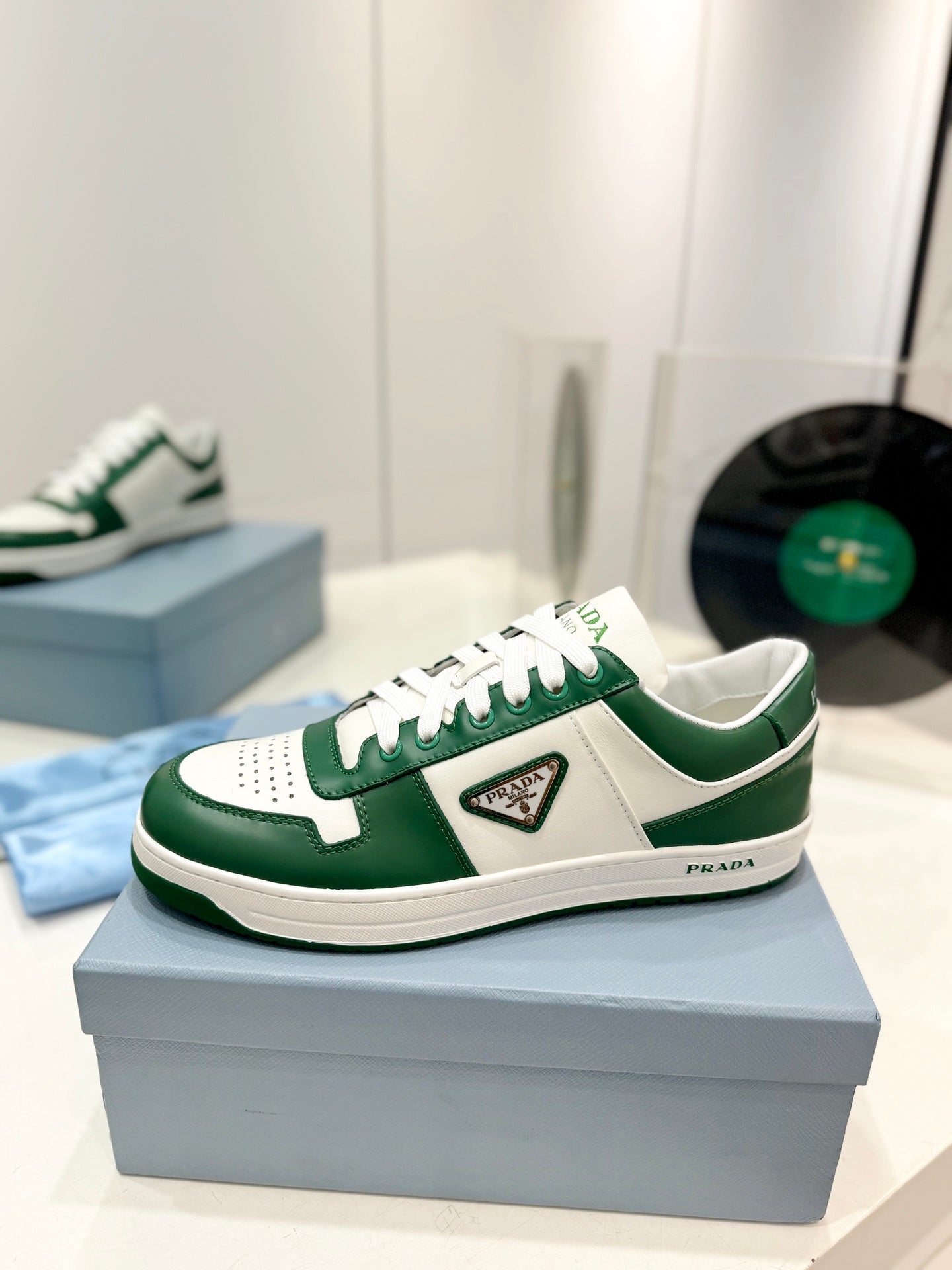 PRA DOWNTOWN PERFORATED SNEAKERS WHITE AND GREEN CALFSKIN、mysite、Cacoeks