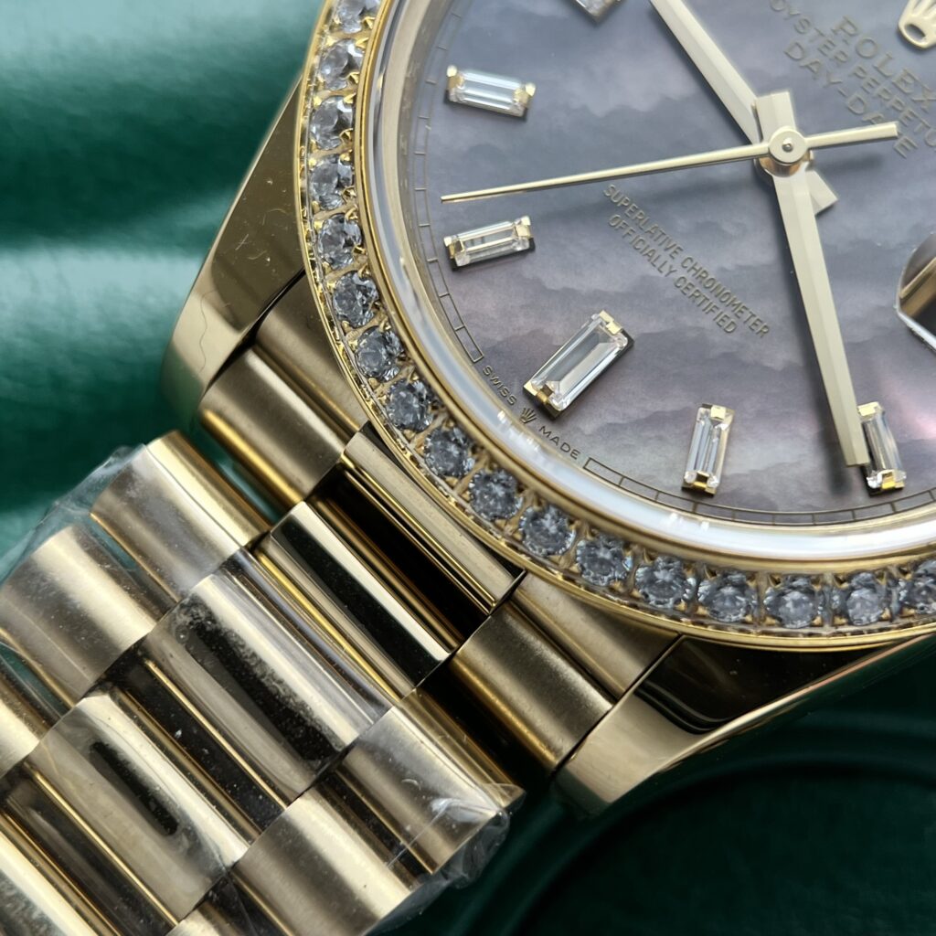 Đồng Hồ Rolex Day-Date Replica Cao Cấp Mặt Xà Cừ Tím 40mm (1)