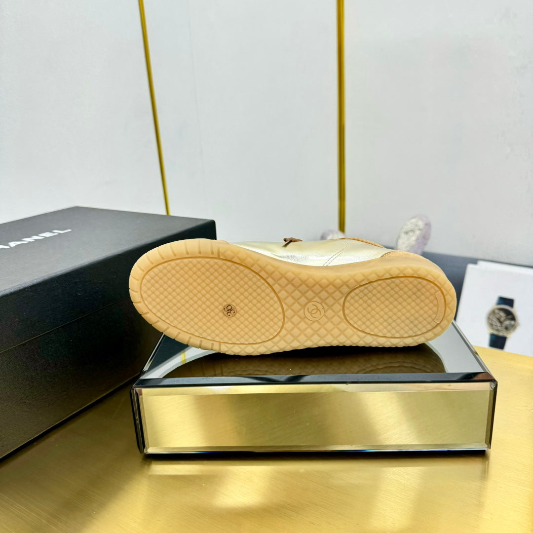 CC SNEAKER IN GOLD CALFSKIN AND SUEDE、mysite、Cacoeks