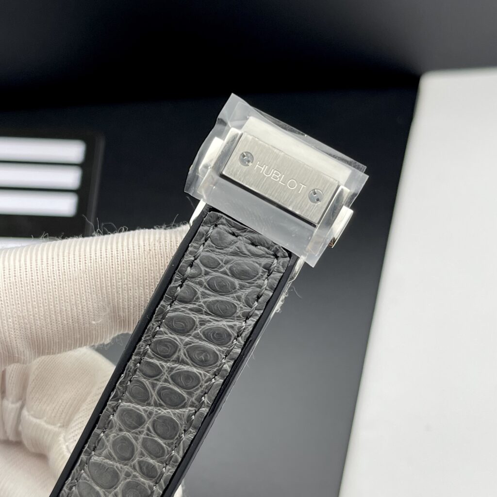Đồng Hồ Nữ Hublot Classic Fusion Diamonds Màu Xám 33mm (1)