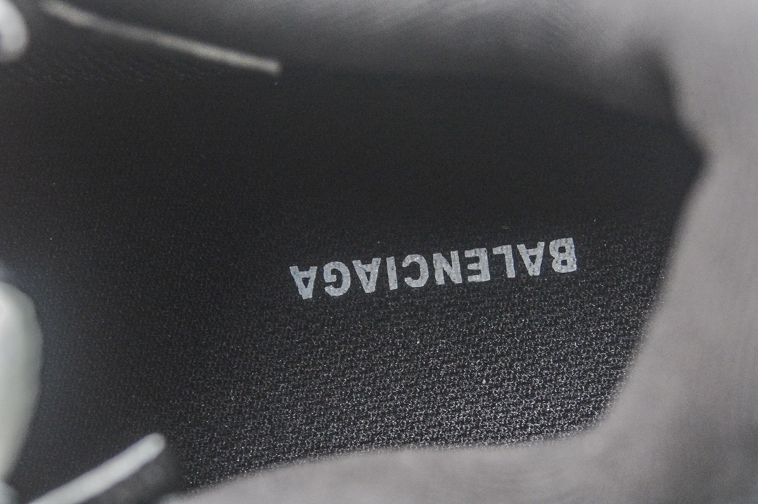 Balenciaga Track Worn Out Trainer in White Black、mysite、Cacoeks