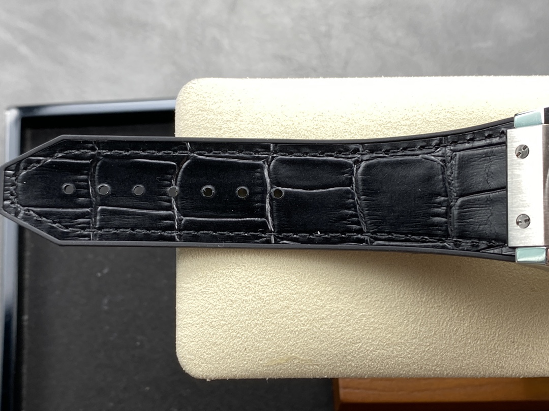 Hublot Classic Fusion 525.NX.0170.LR 45mm-fasswatch