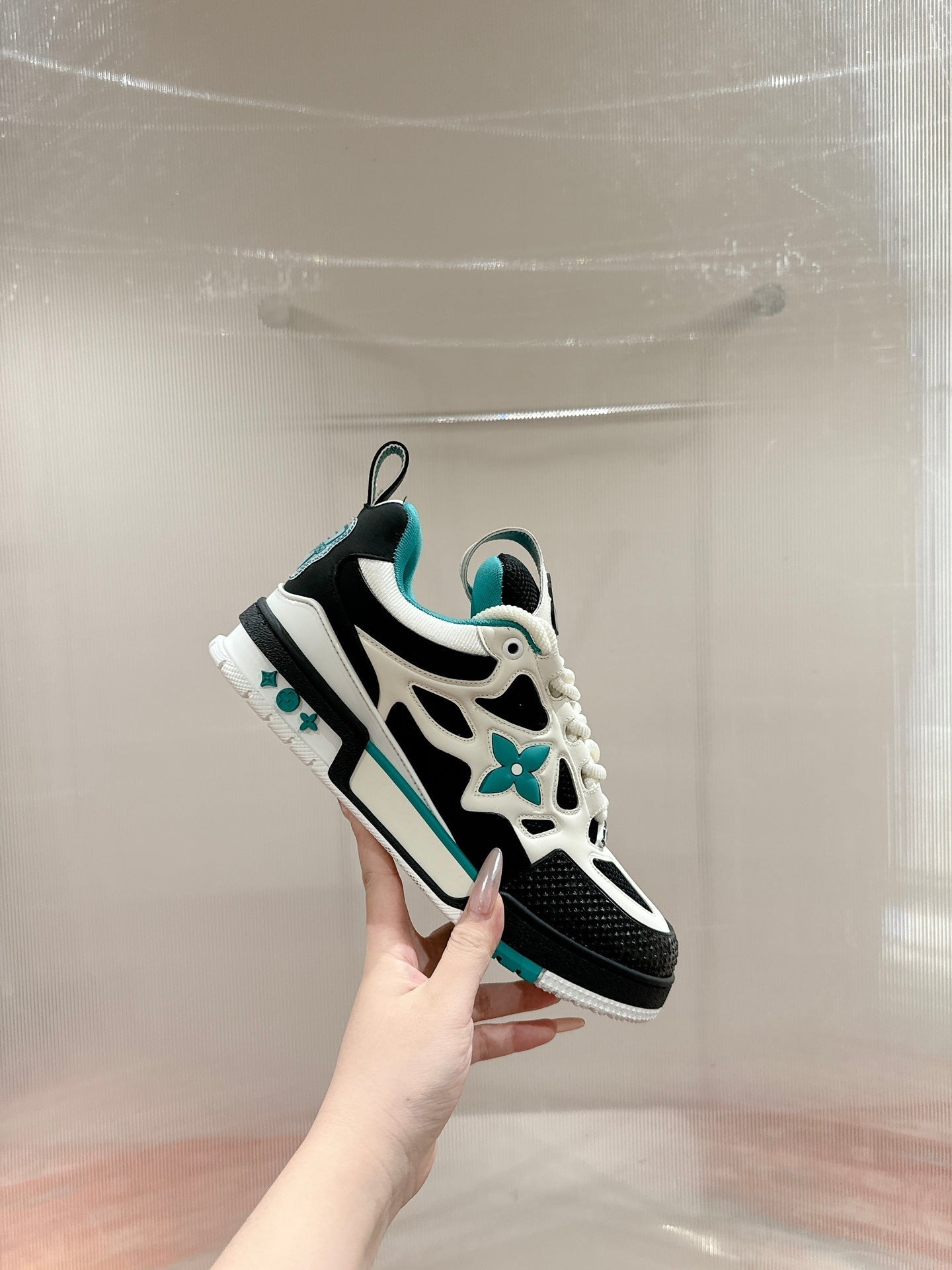 LV SKATE SNEAKER IN WHITE MIX BLACK AND PERSIAN GREEN CALFSKIN、mysite、Cacoeks