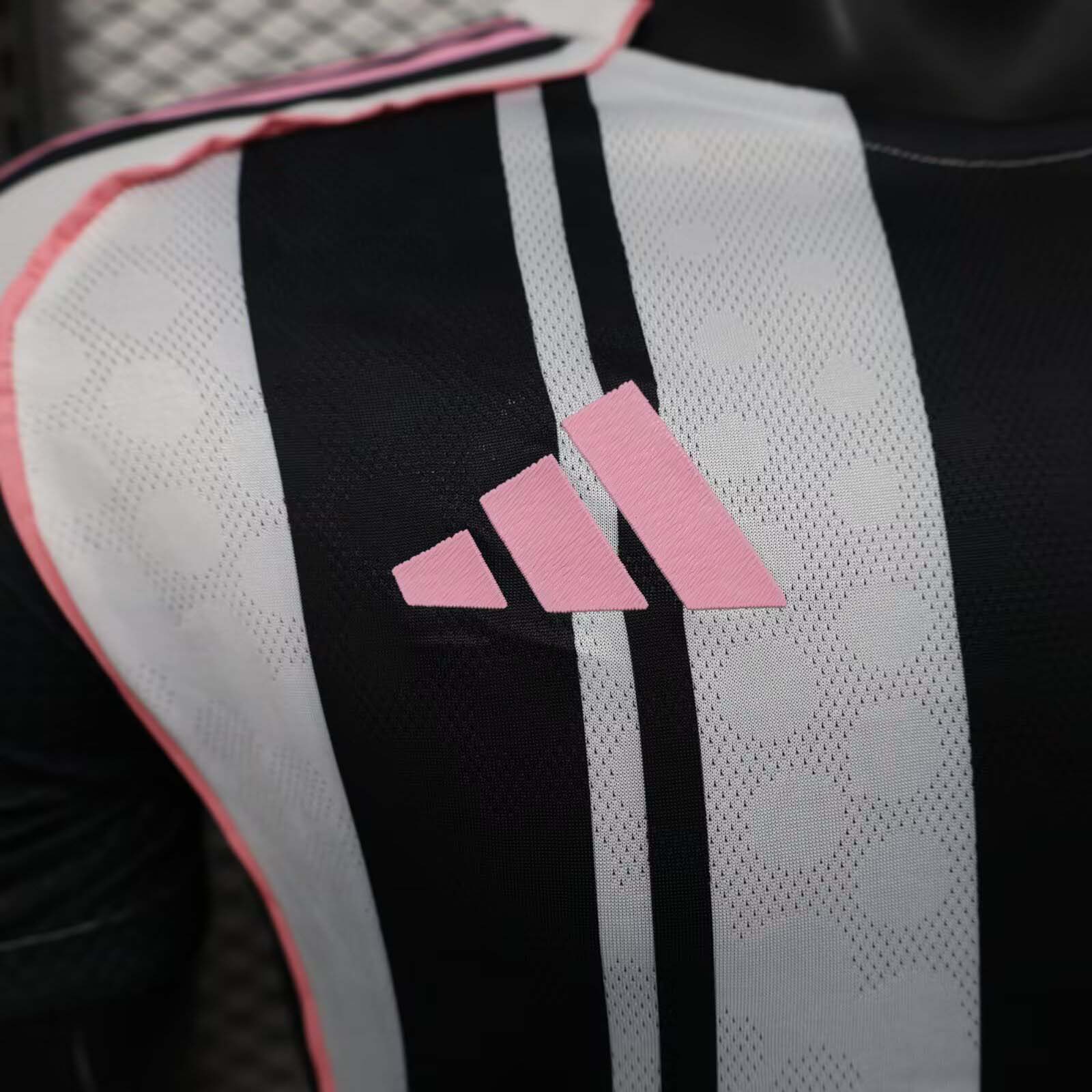 2025/2026 Player Version Juventus Home Football Shirt 1:1 Thai Quality:football jersey mysite: unitedjerseyfootball 邓江浪:football